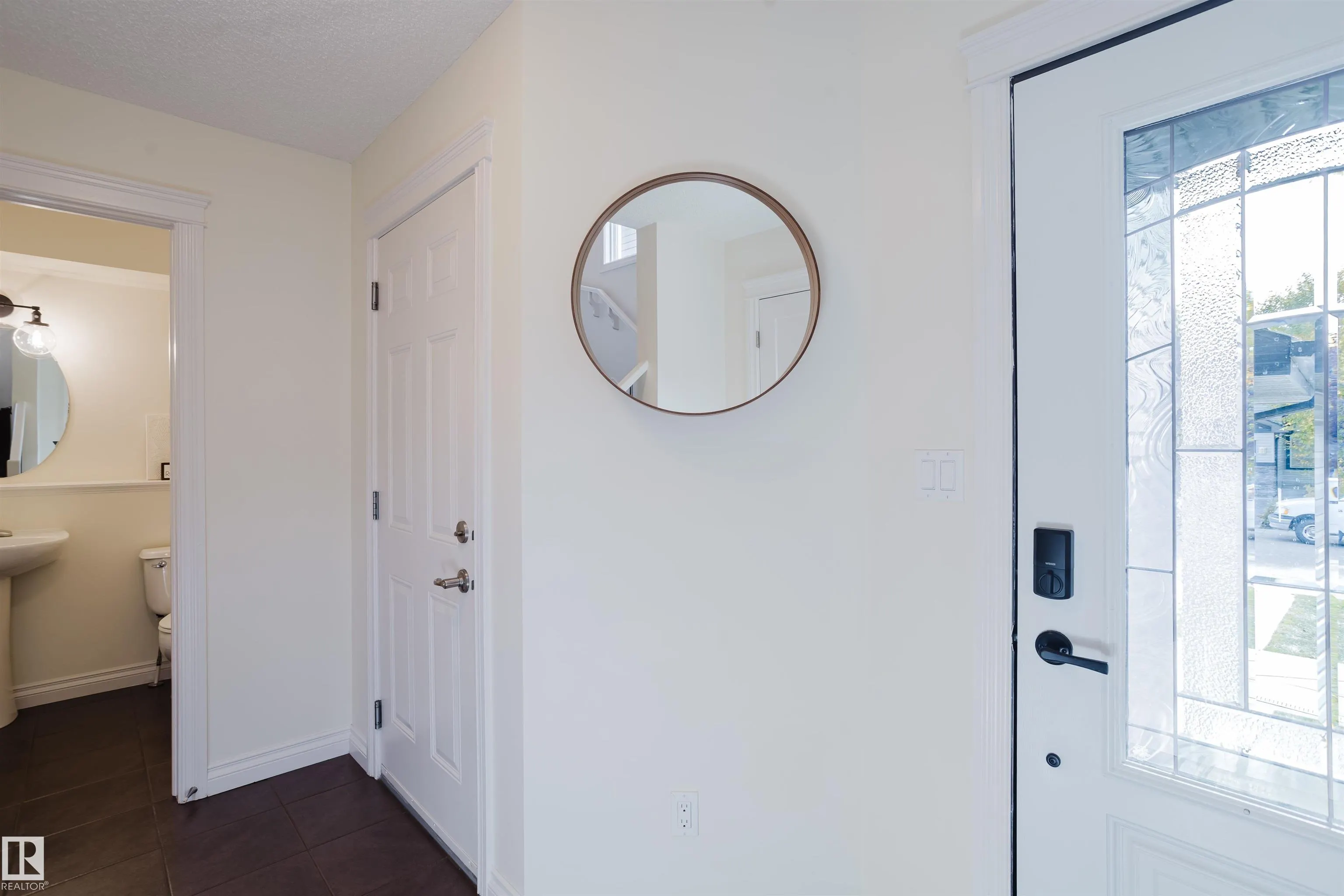 44 HAMILTON Crest