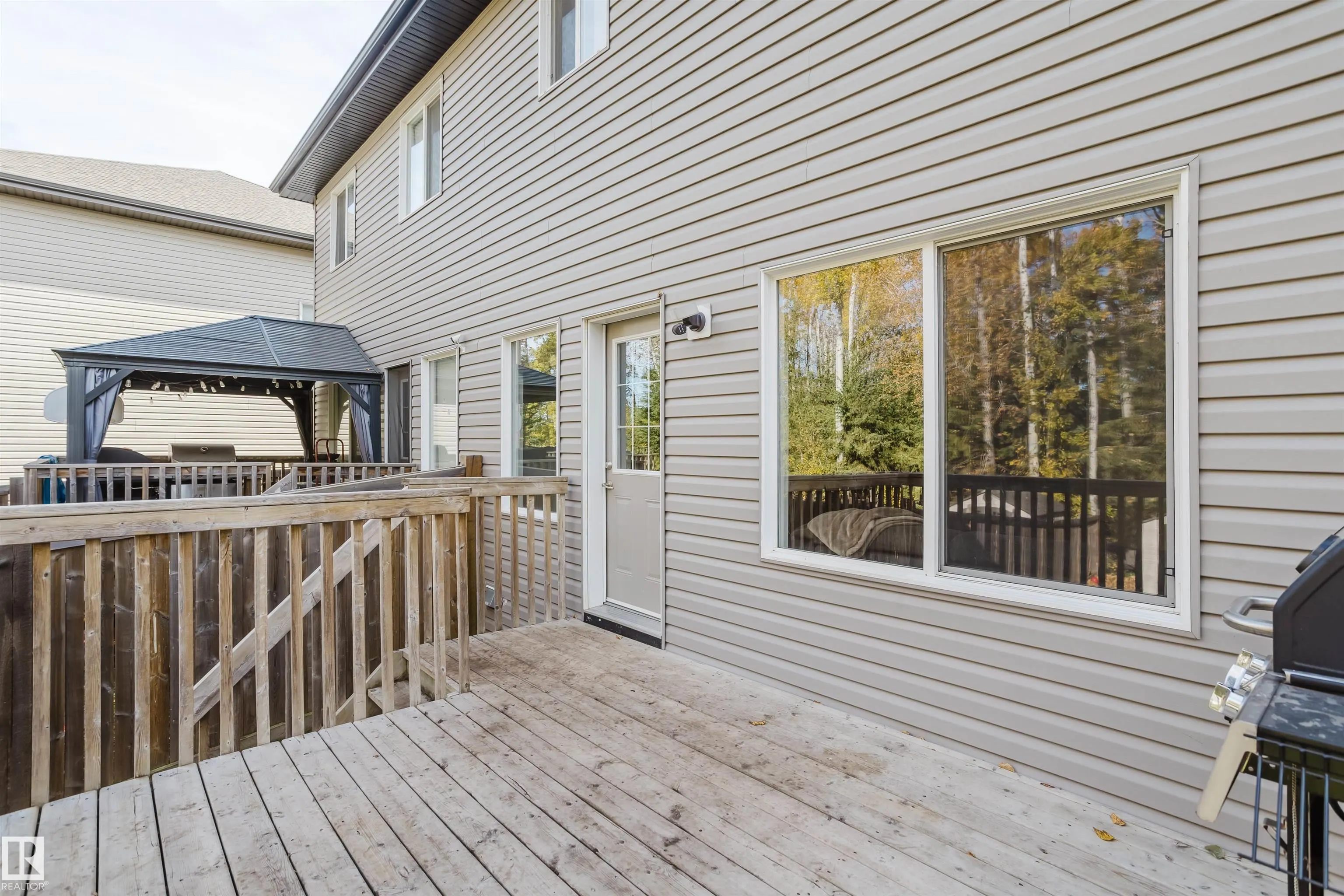 44 HAMILTON Crest