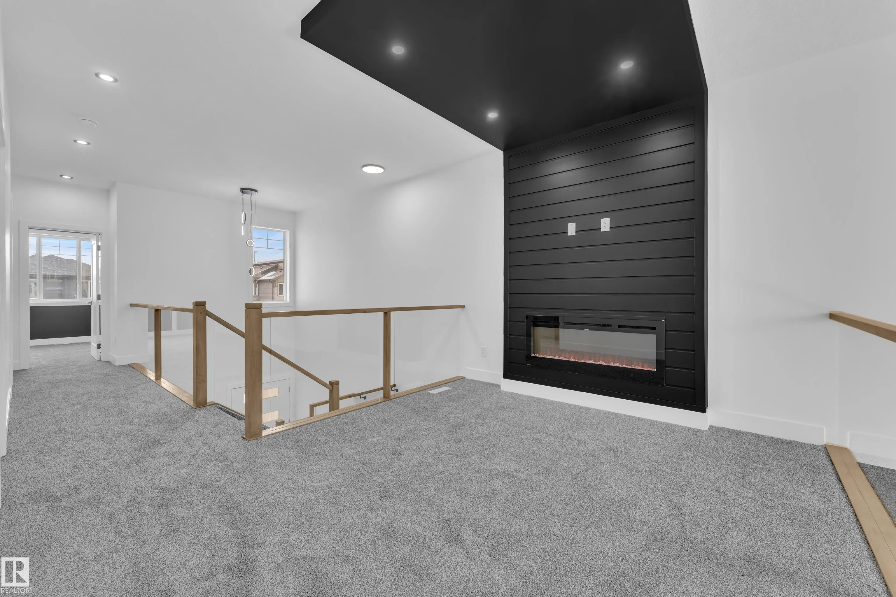 737 ASTORIA Way