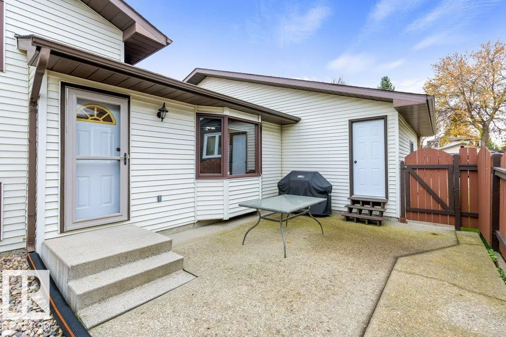21 LORNE Crescent