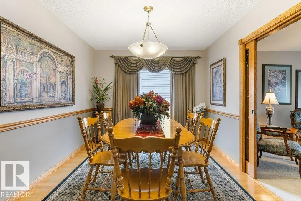 21 LORNE Crescent