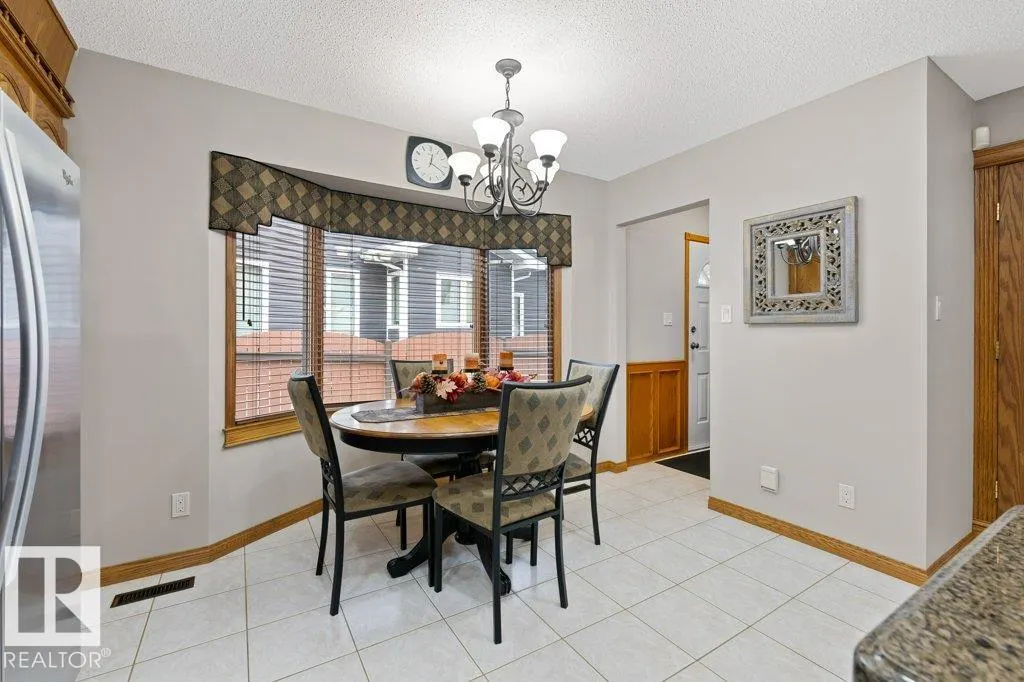 21 LORNE Crescent