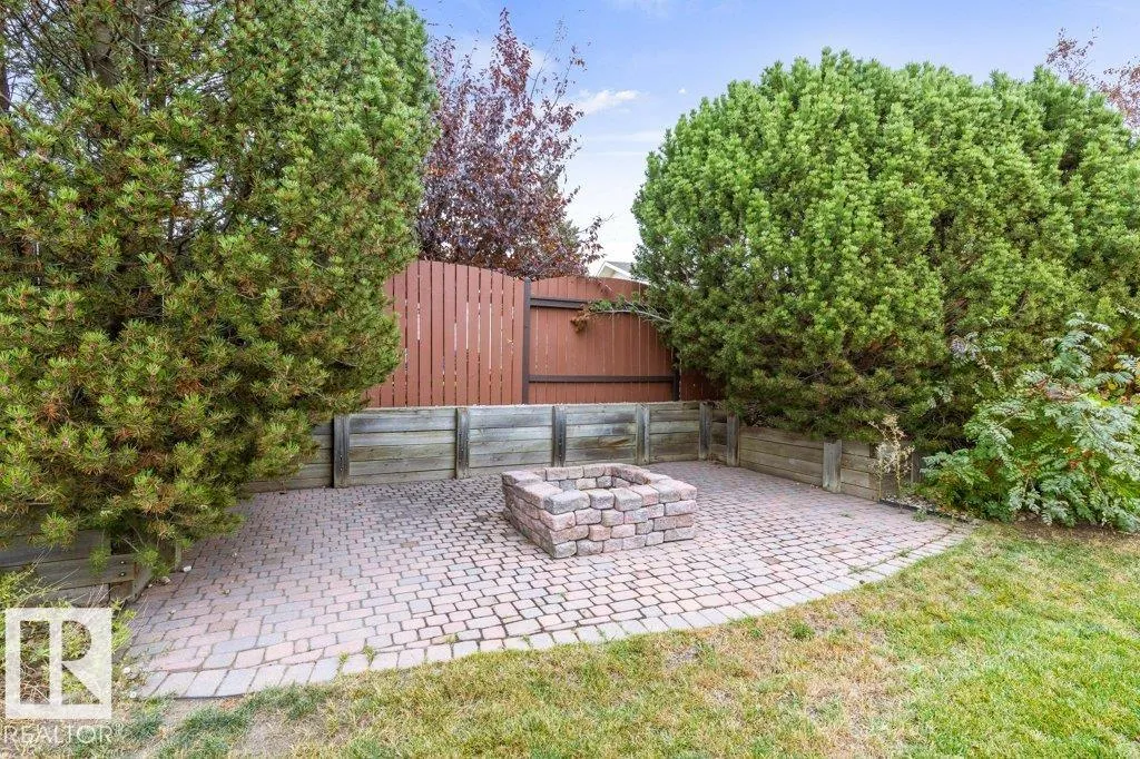 21 LORNE Crescent
