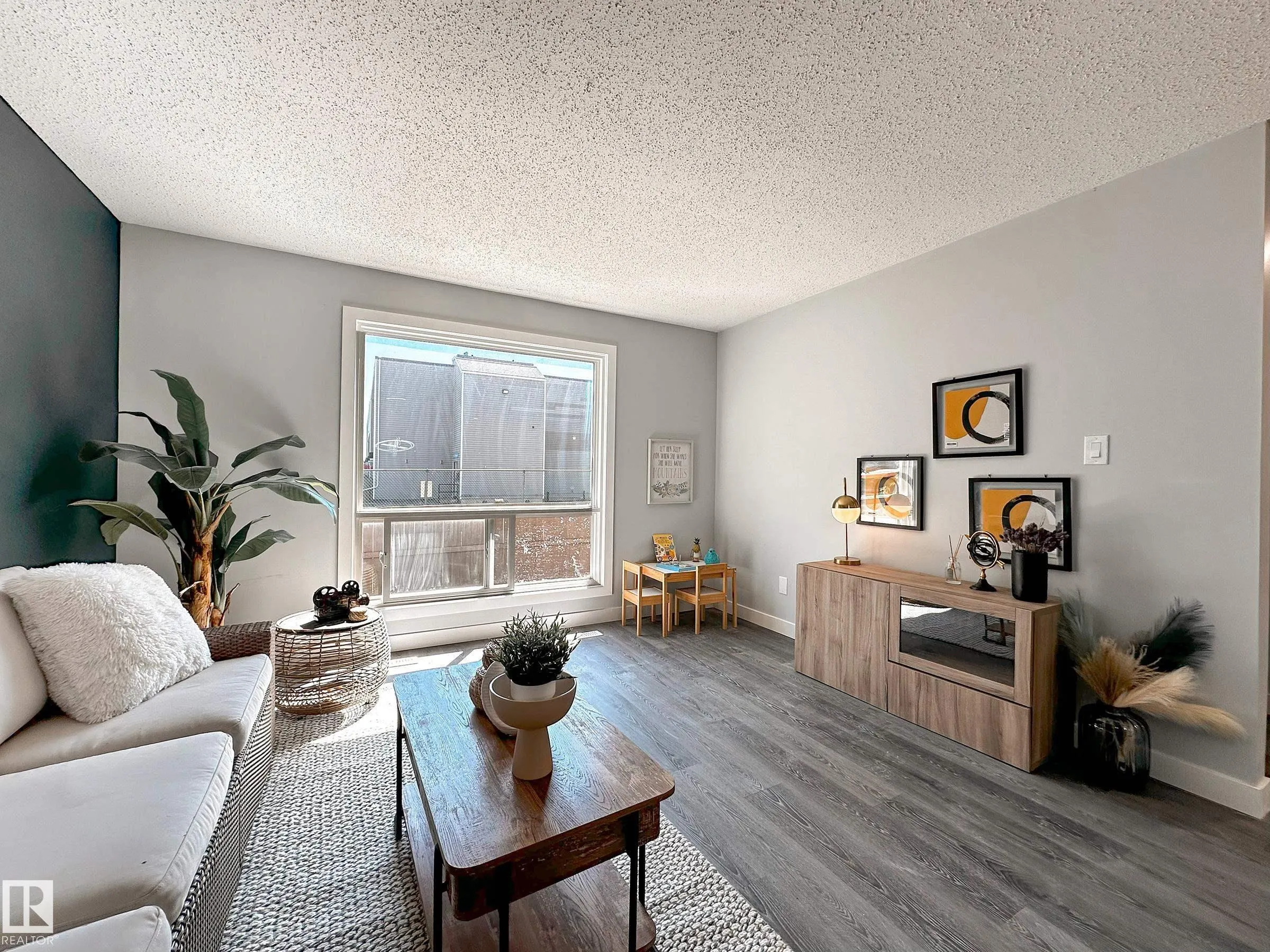 862 ERIN Place