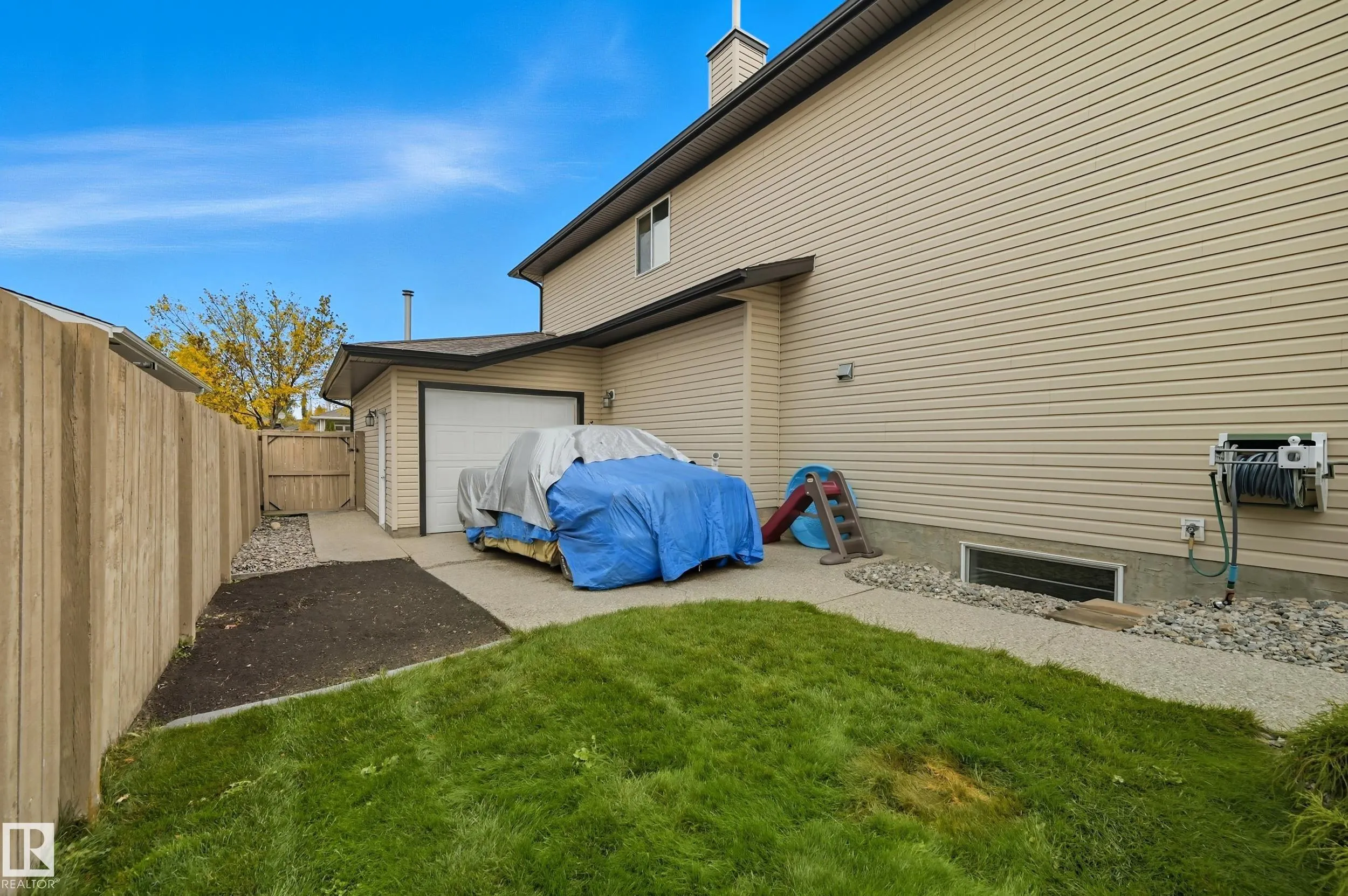 5 VALLEY Close