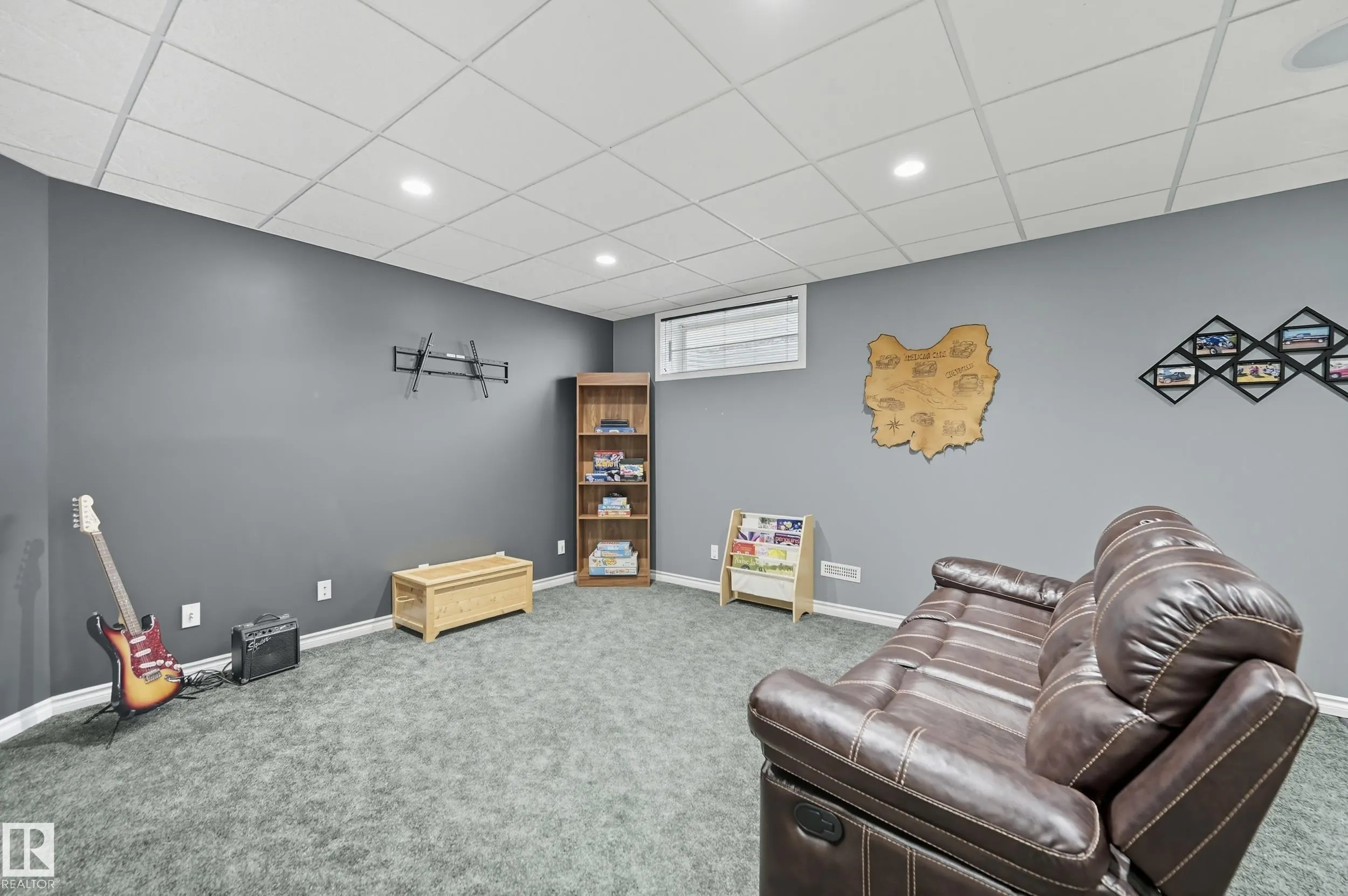 5 VALLEY Close