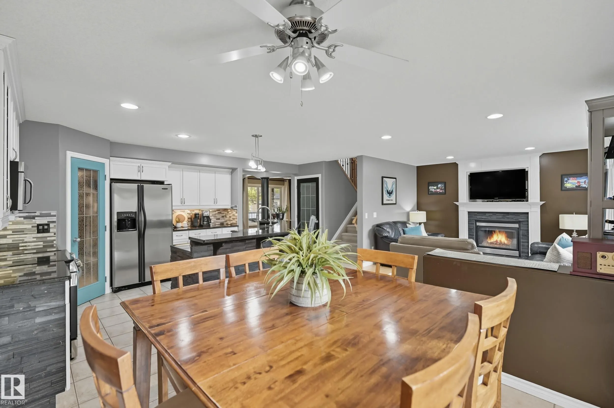 5 VALLEY Close