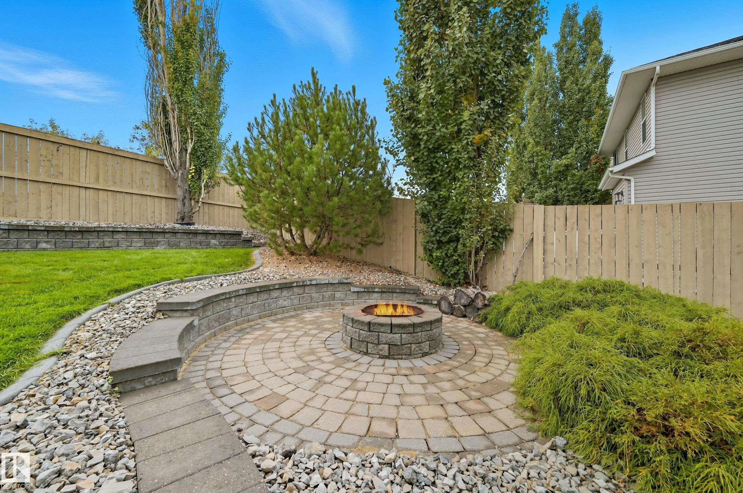 5 VALLEY Close