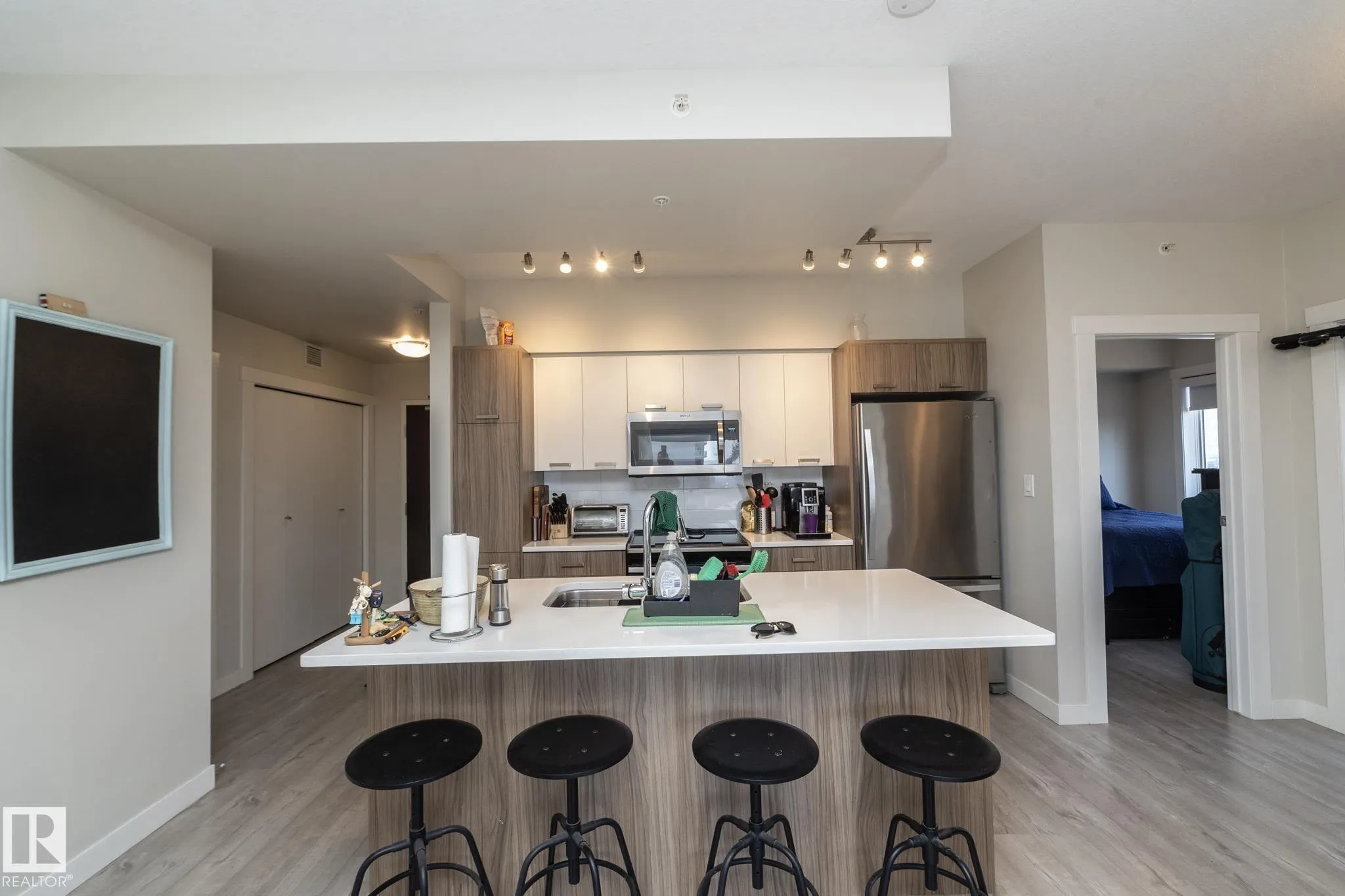 10410 102 Avenue