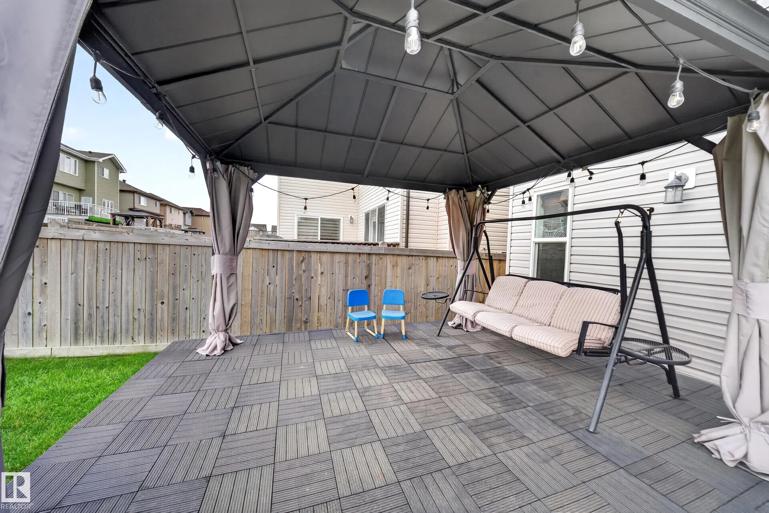 163 52 Street