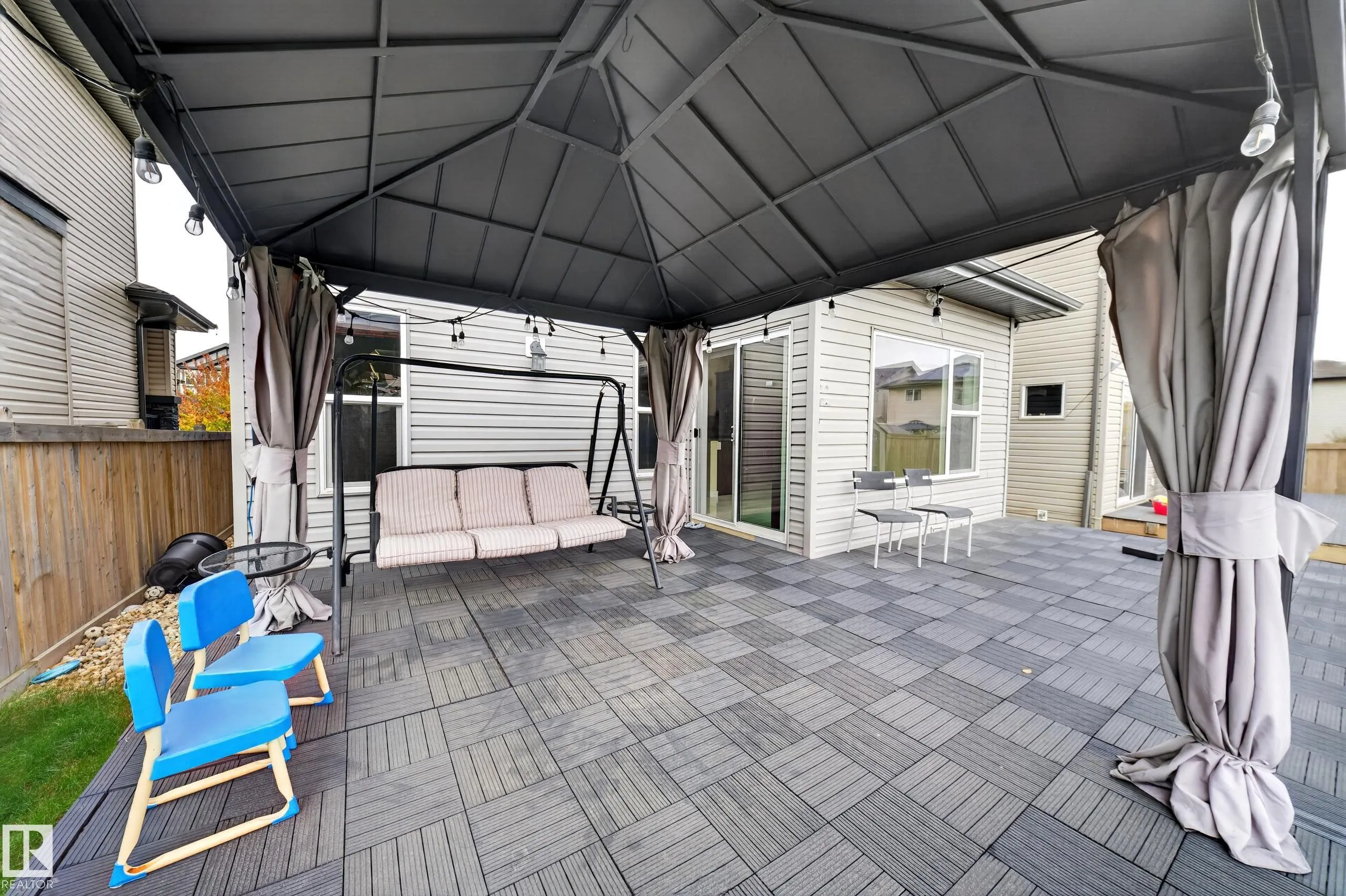 163 52 Street