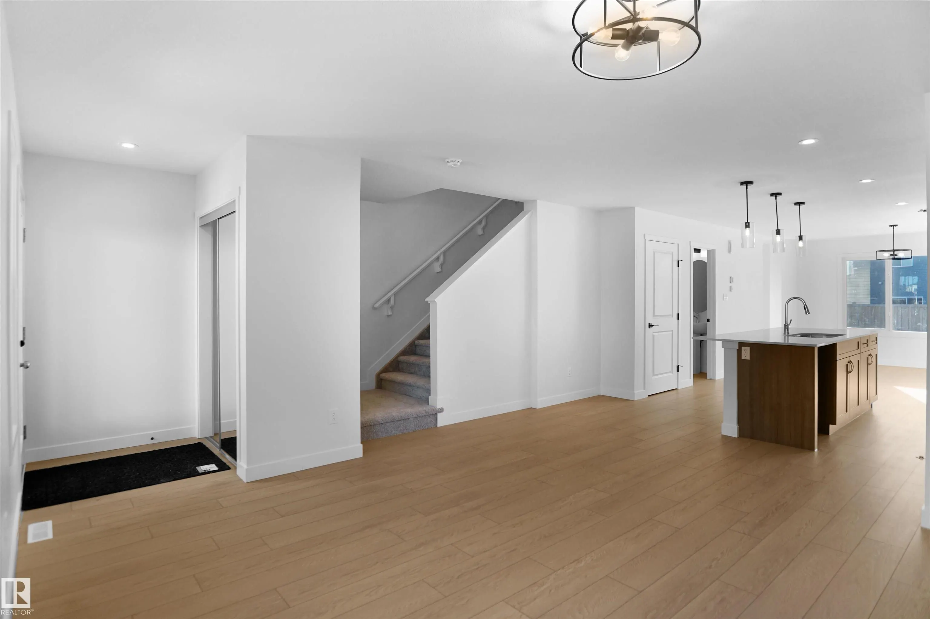 590 Ashgrove Circle