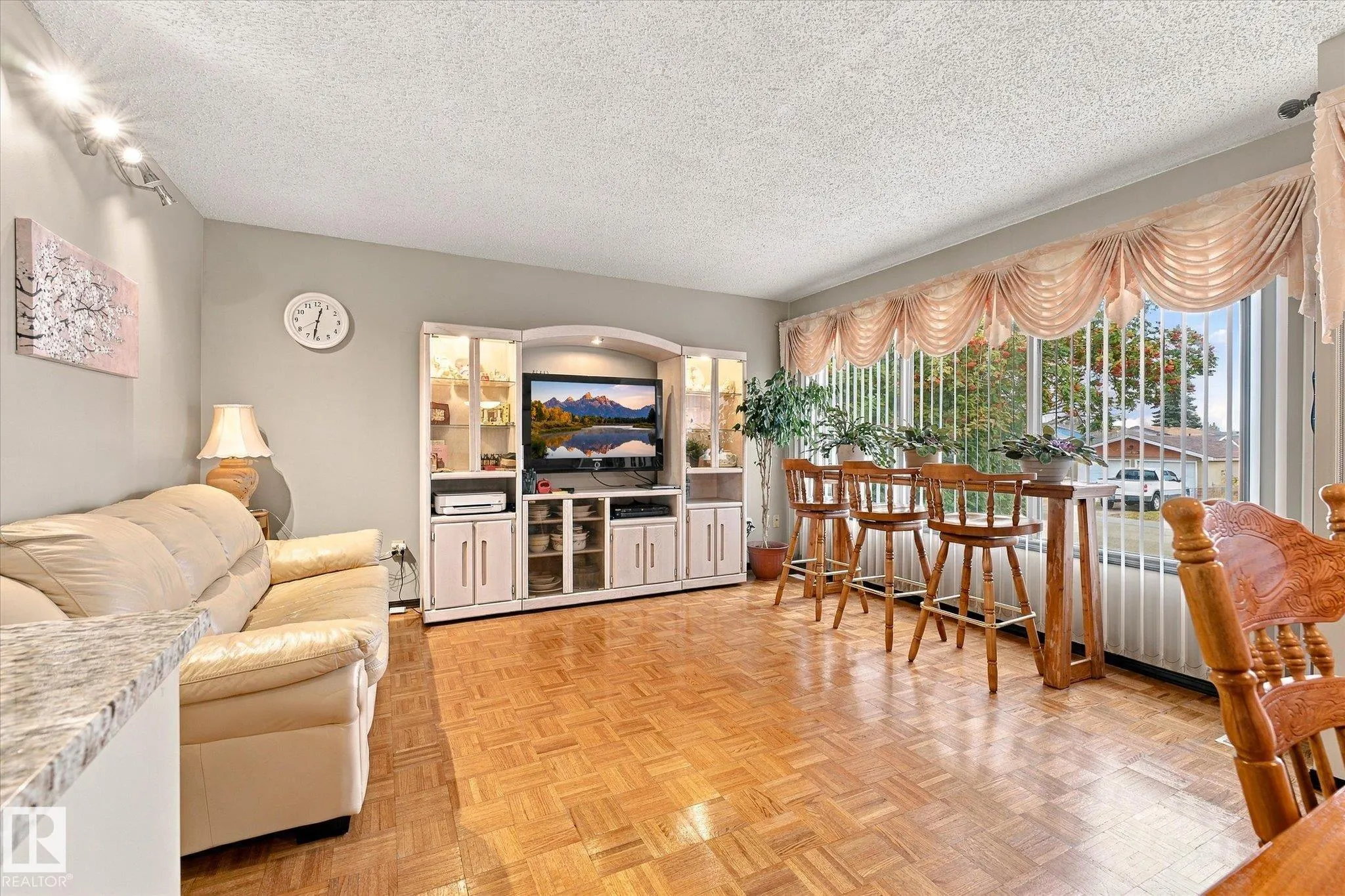 10242 161 Street