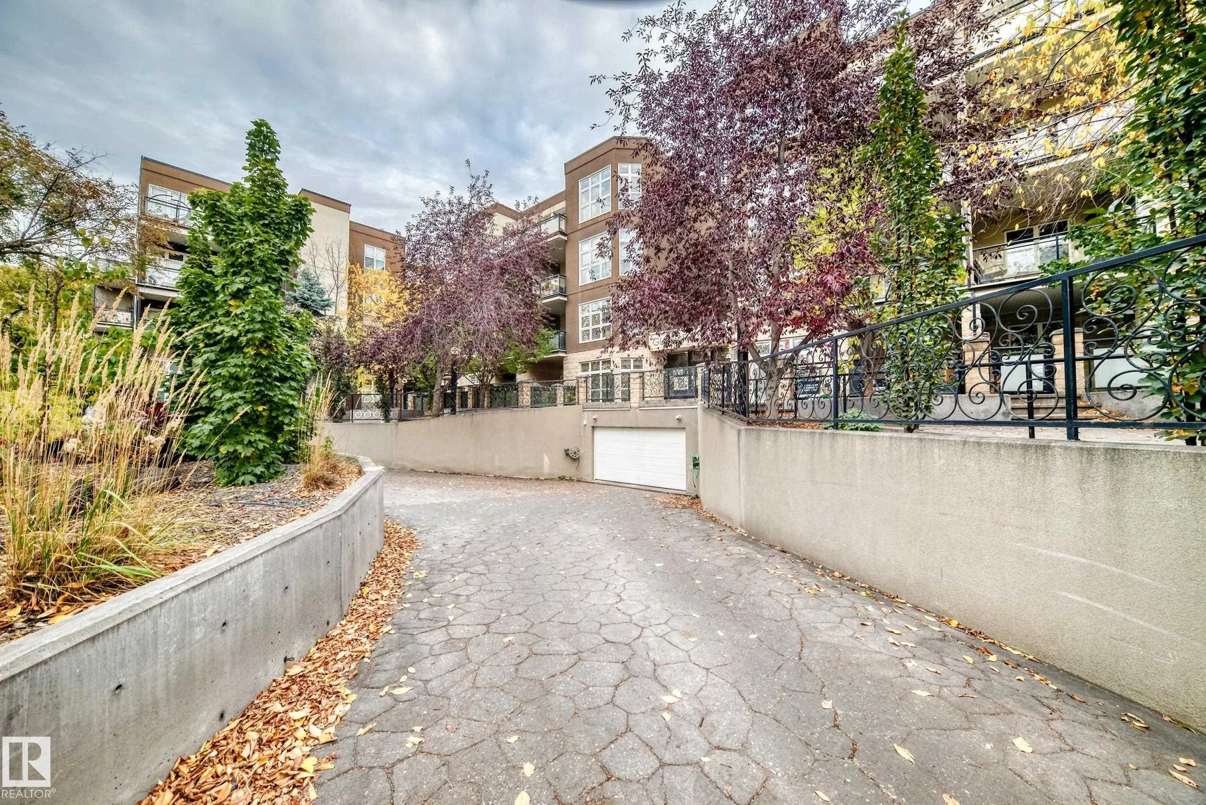 10407 122 Street