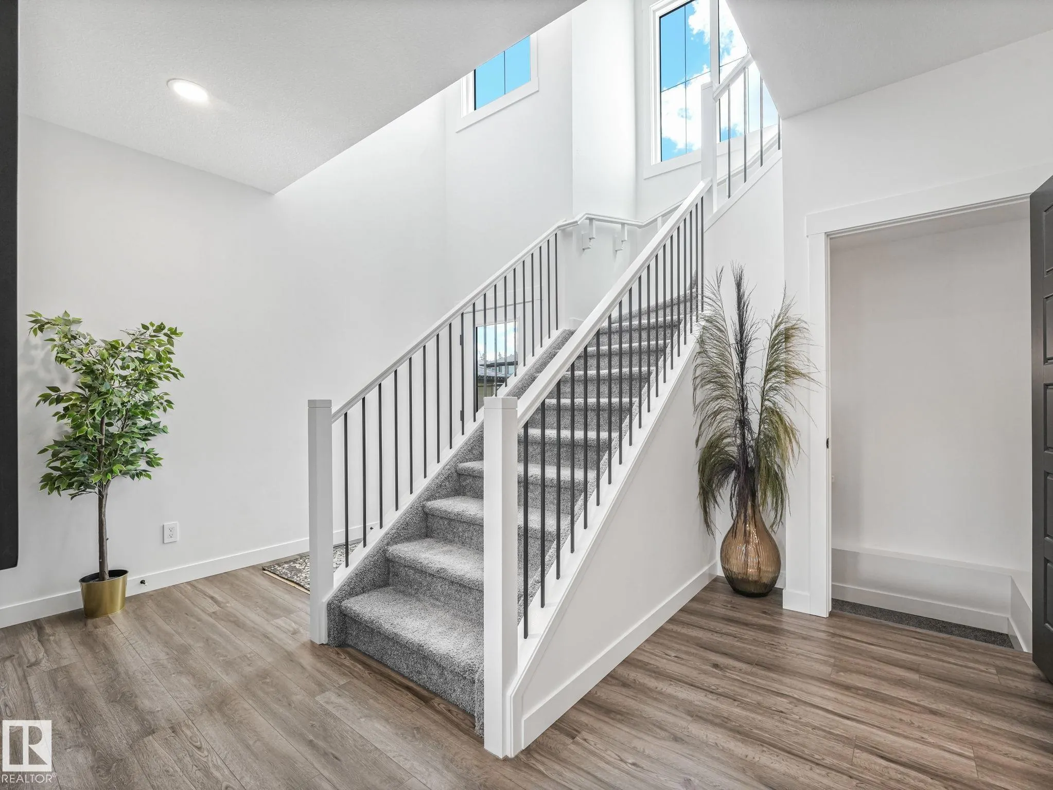 7151 EDGEMONT Way