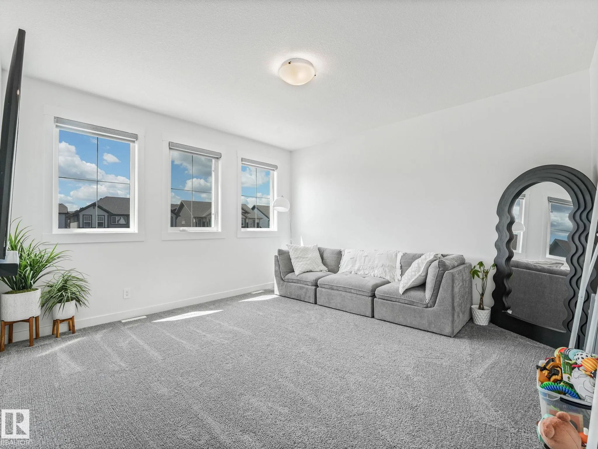 7151 EDGEMONT Way
