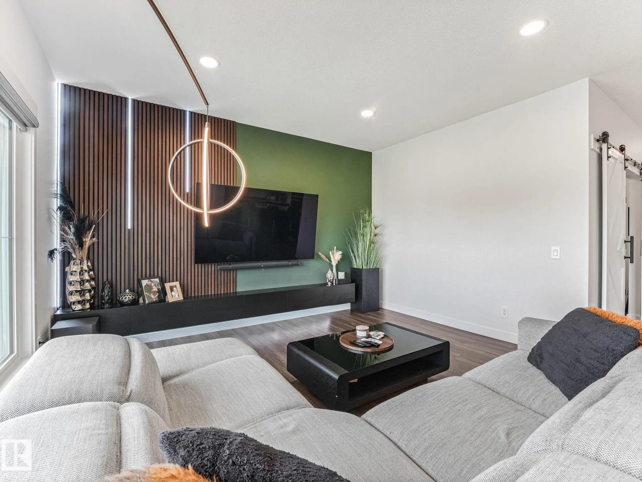 7151 EDGEMONT Way