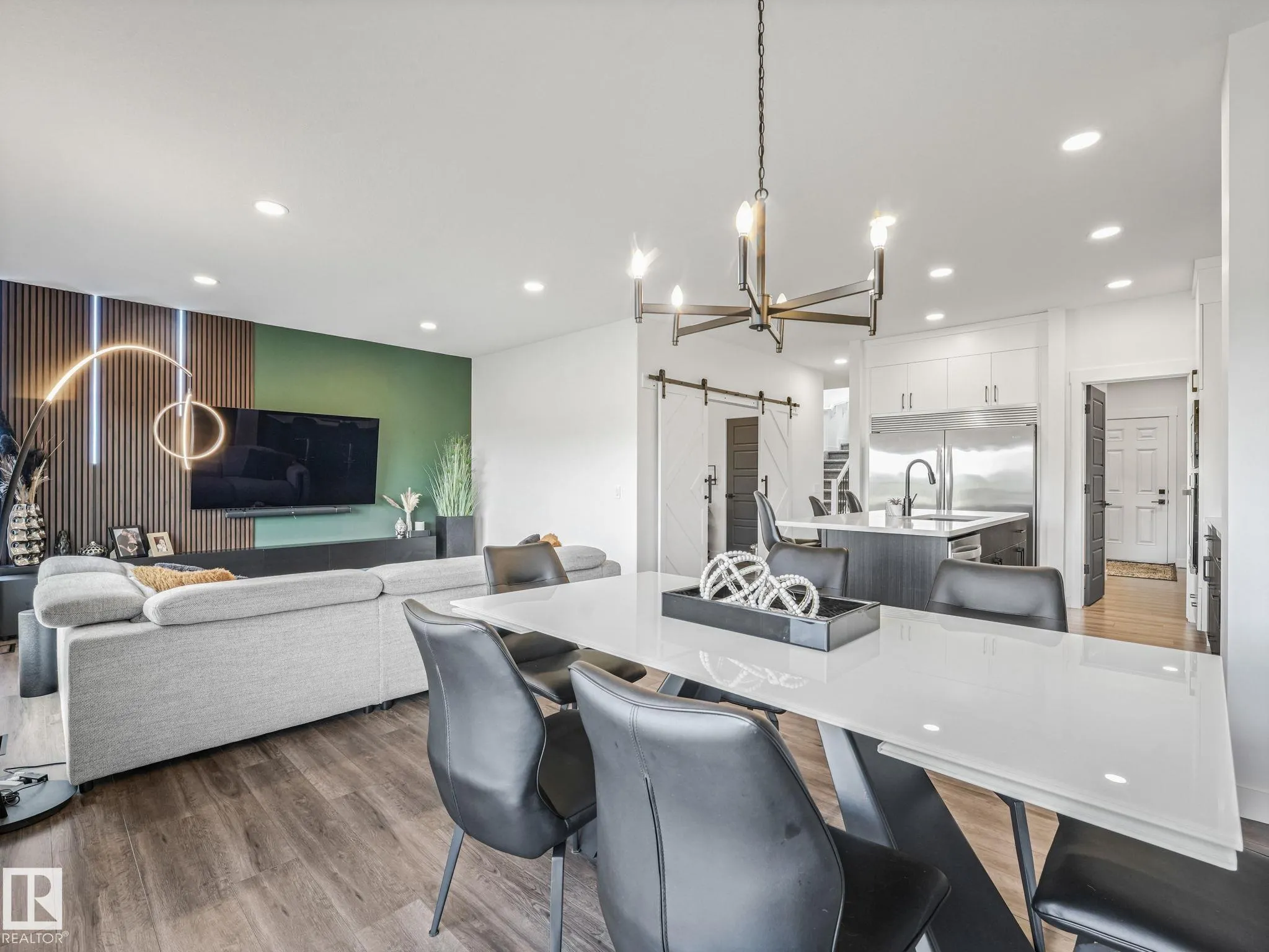 7151 EDGEMONT Way