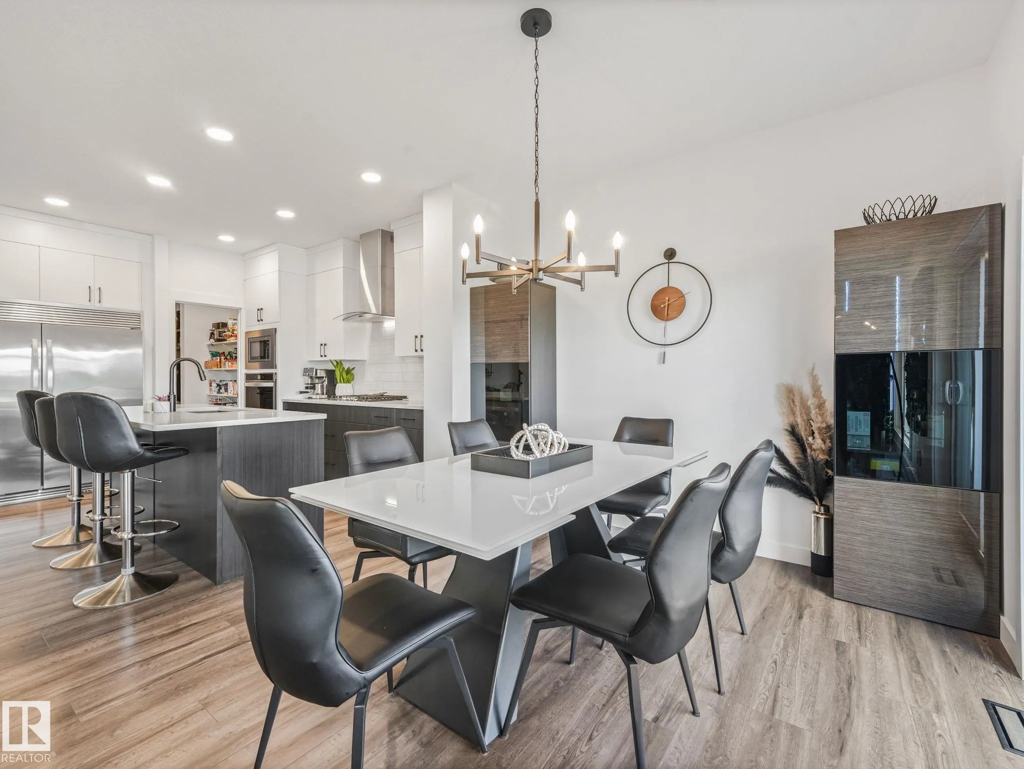 7151 EDGEMONT Way