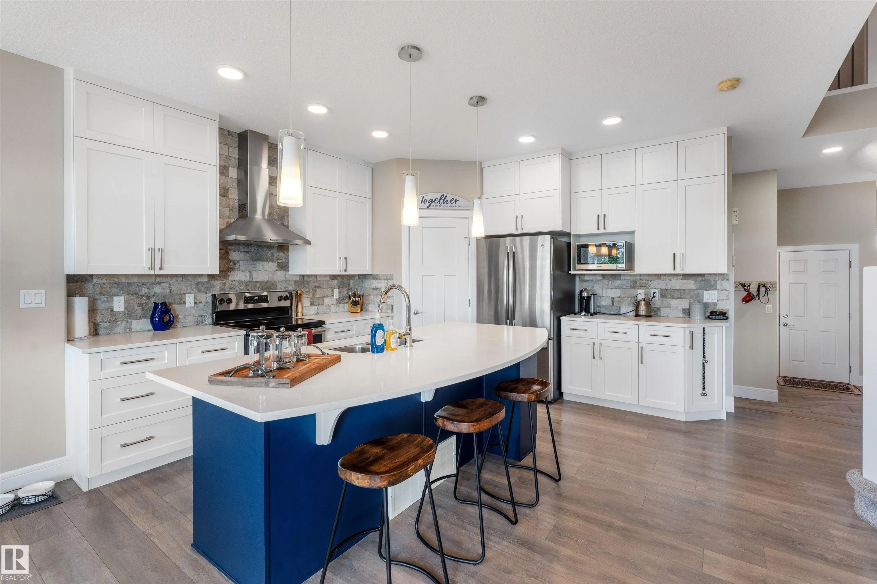 3334 PARKER Loop