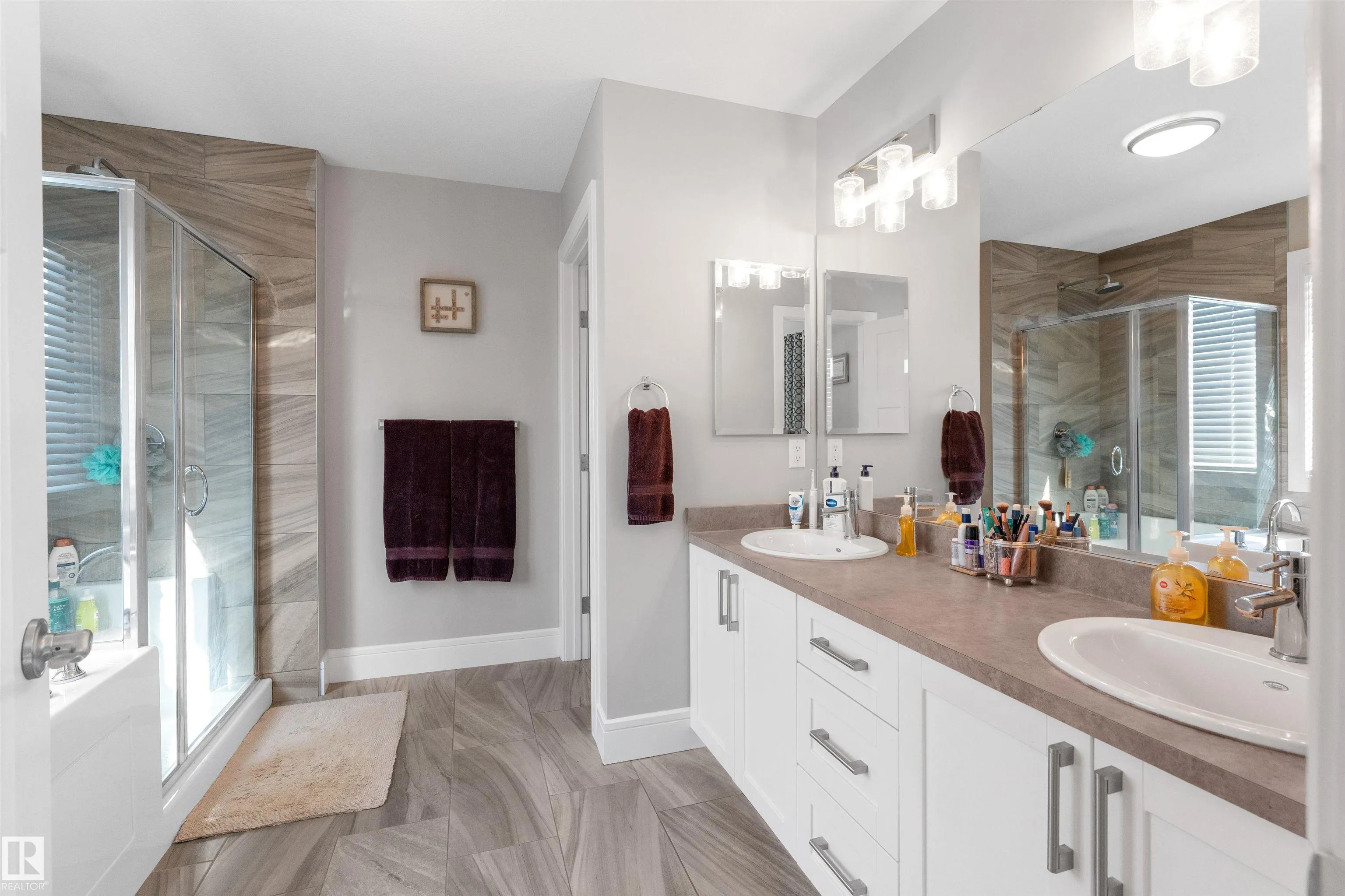 3334 PARKER Loop