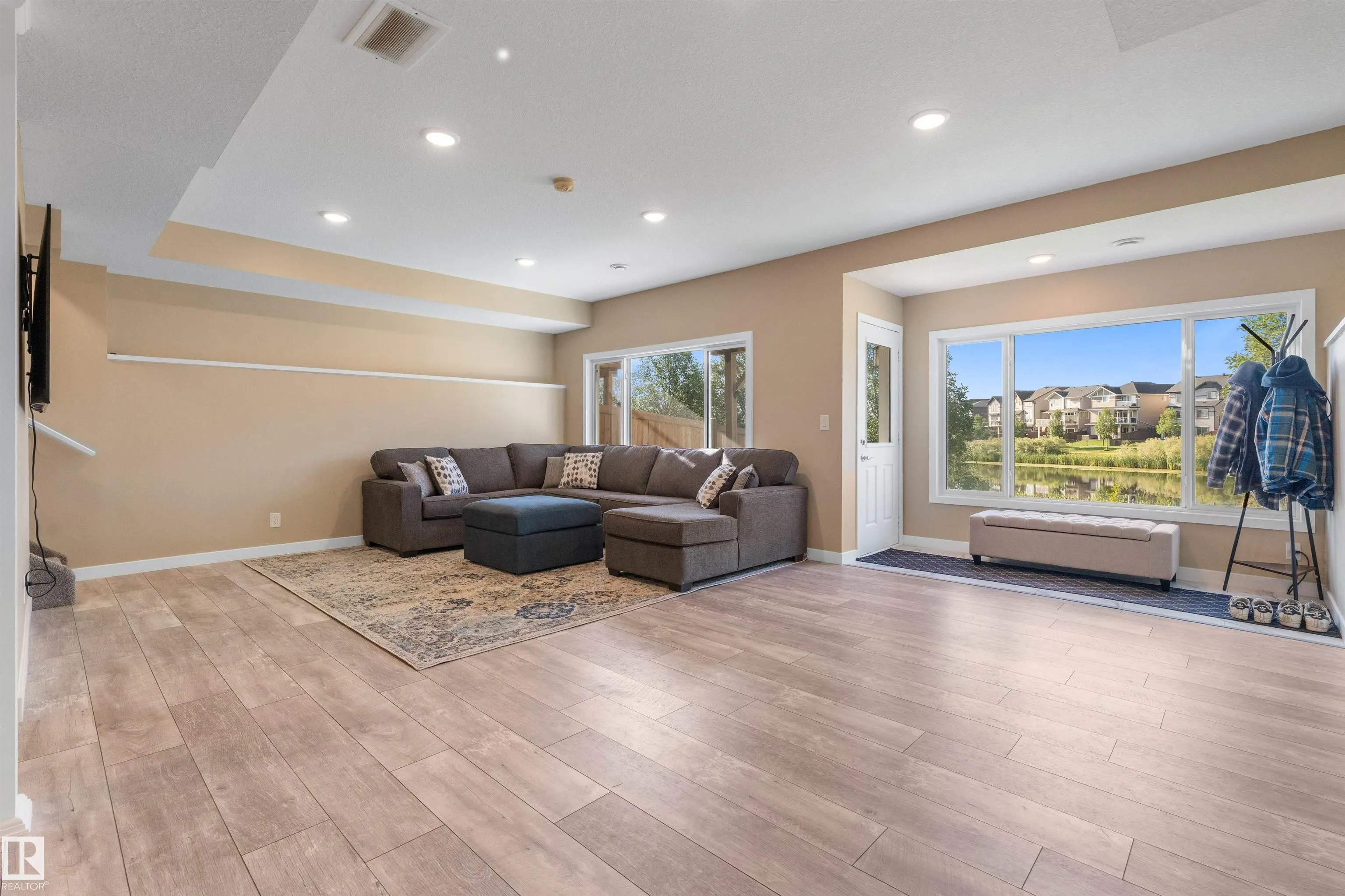 3334 PARKER Loop