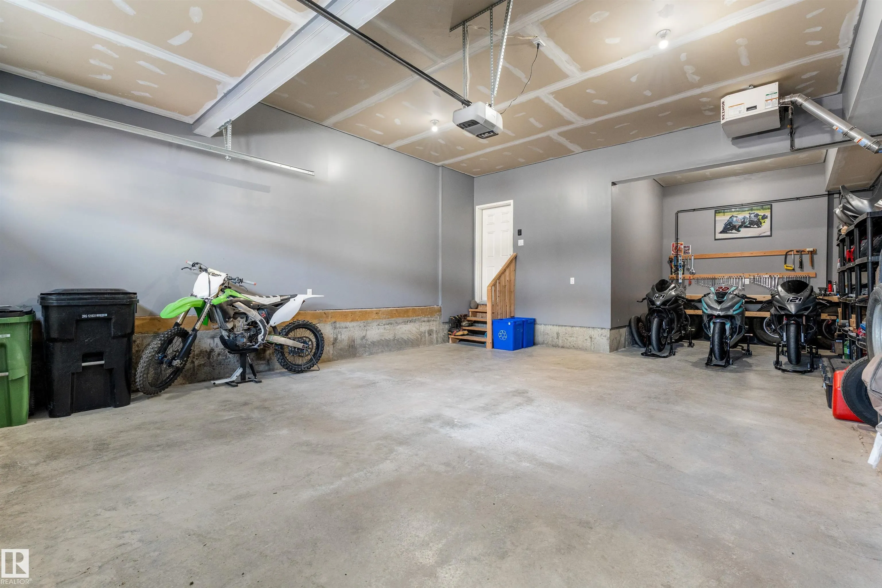 3334 PARKER Loop