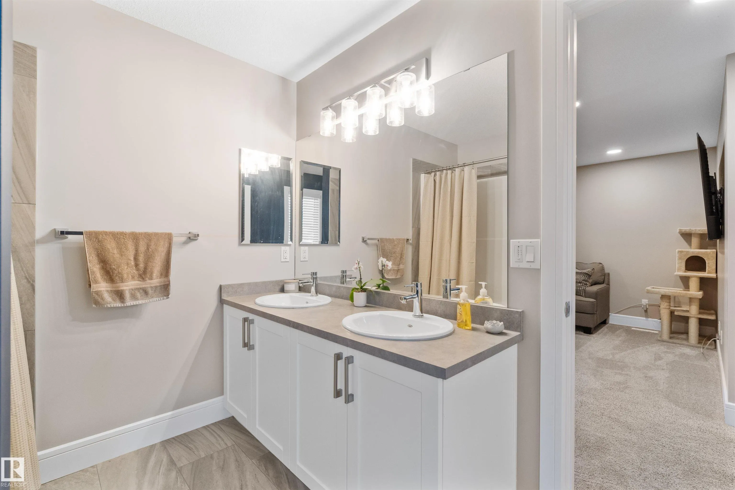 3334 PARKER Loop