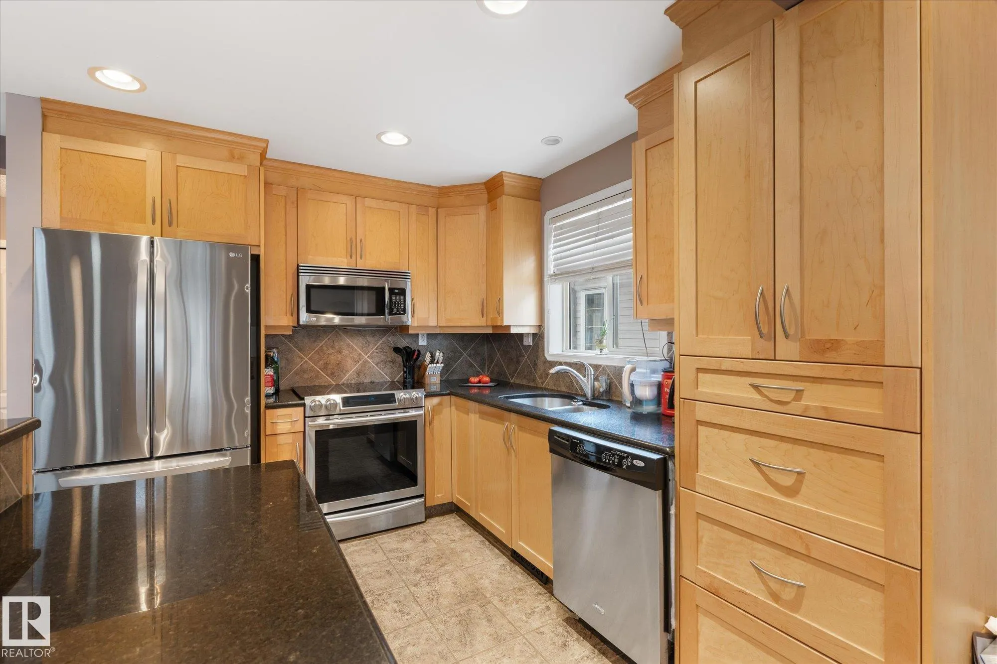 407 BRECKENRIDGE Lane