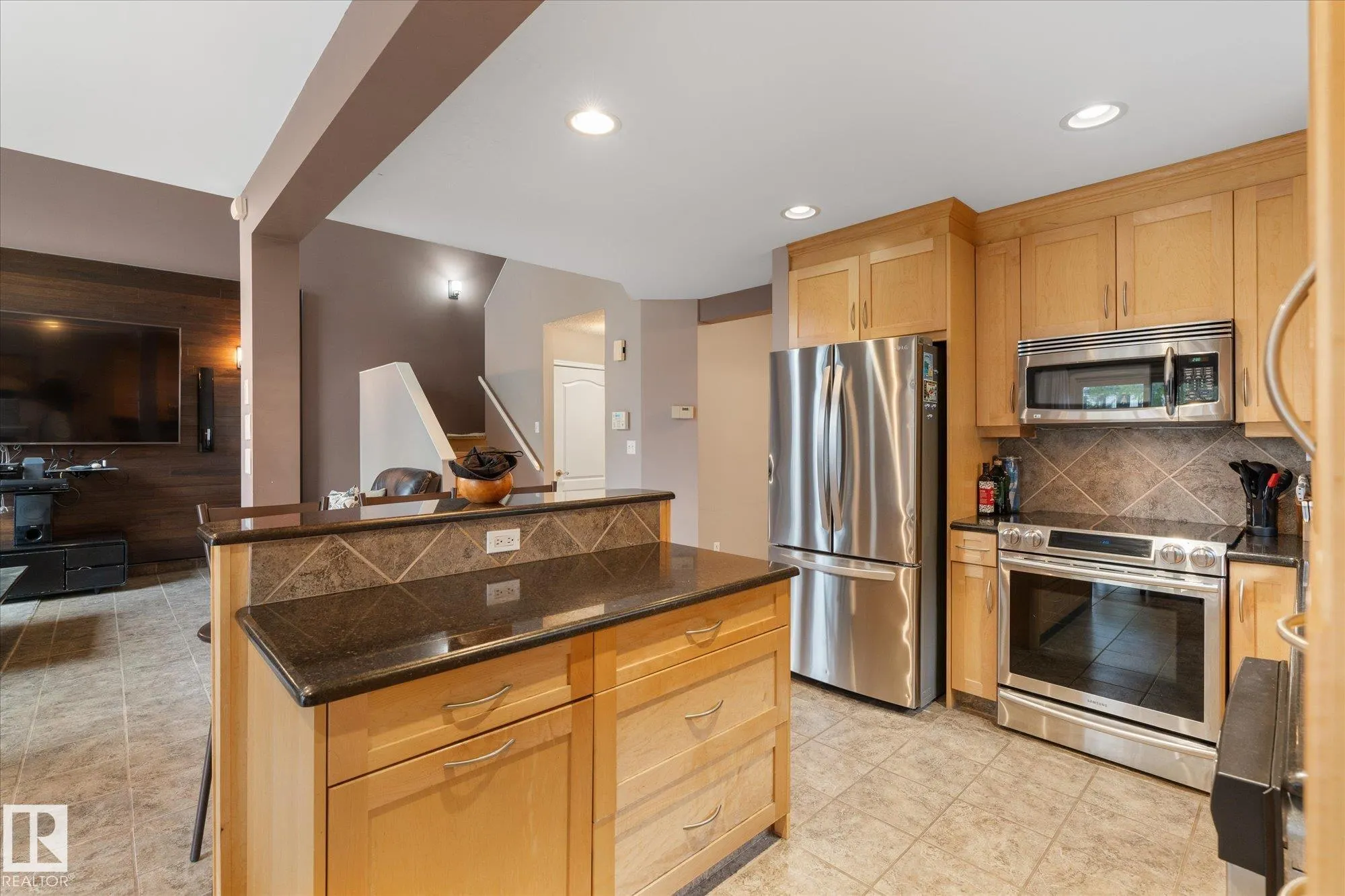 407 BRECKENRIDGE Lane