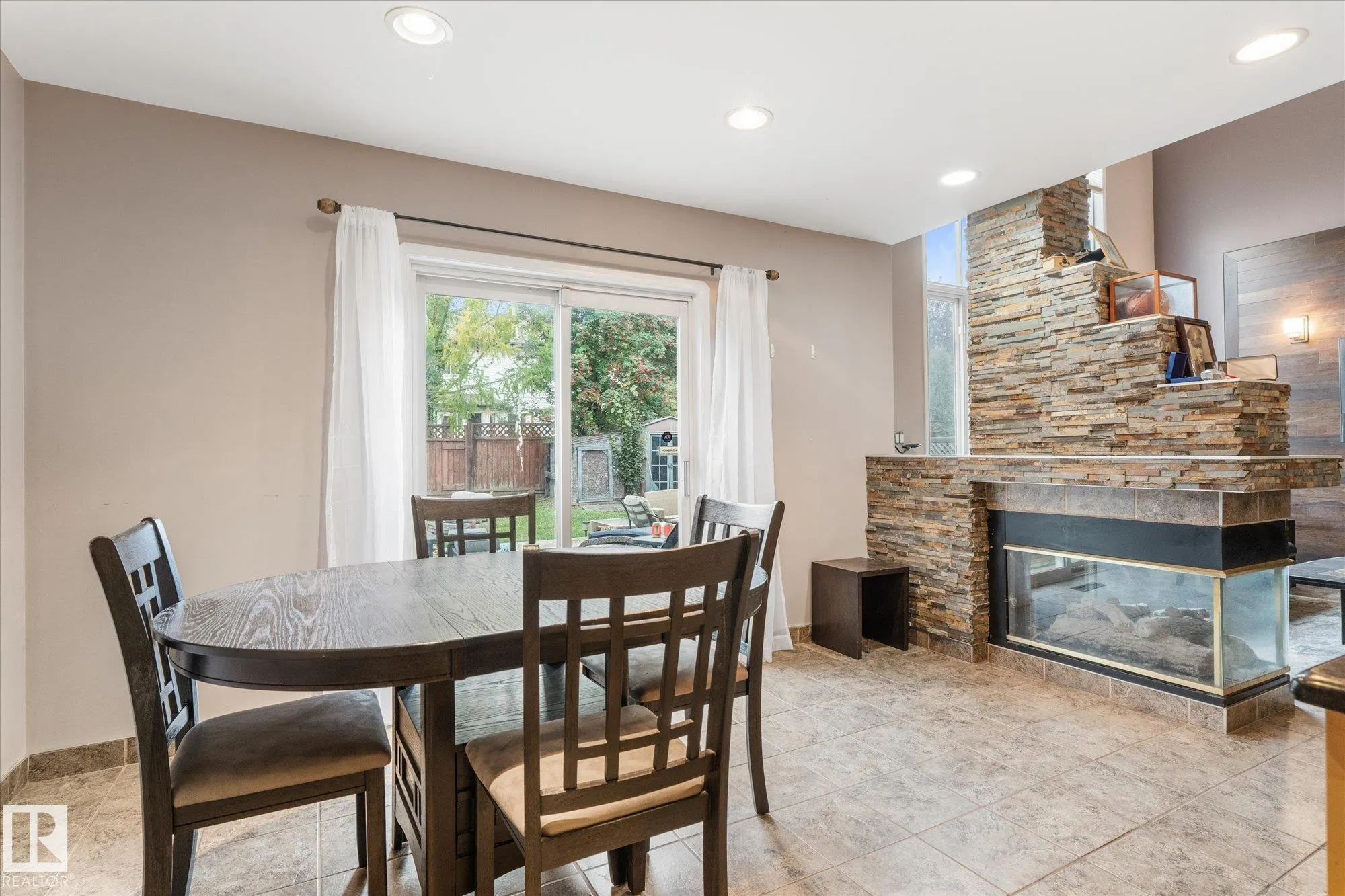 407 BRECKENRIDGE Lane
