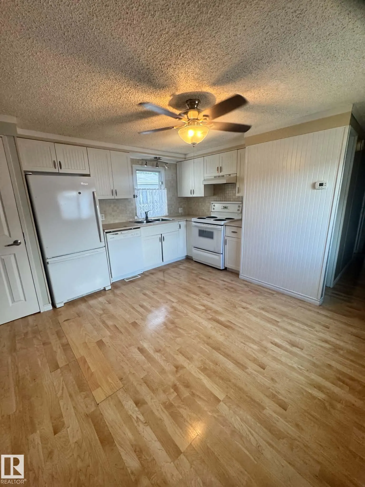 2415 West Oak Way