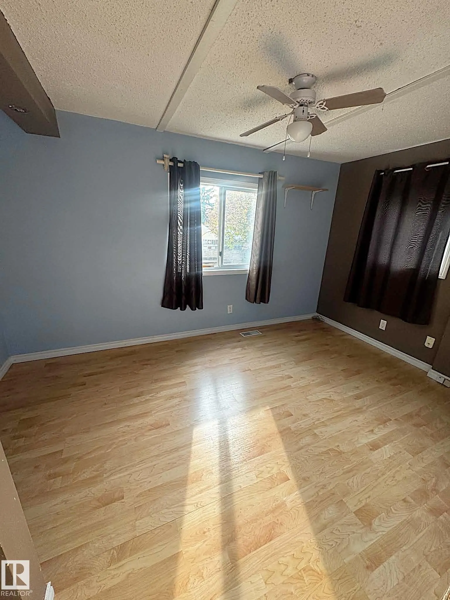 2415 West Oak Way