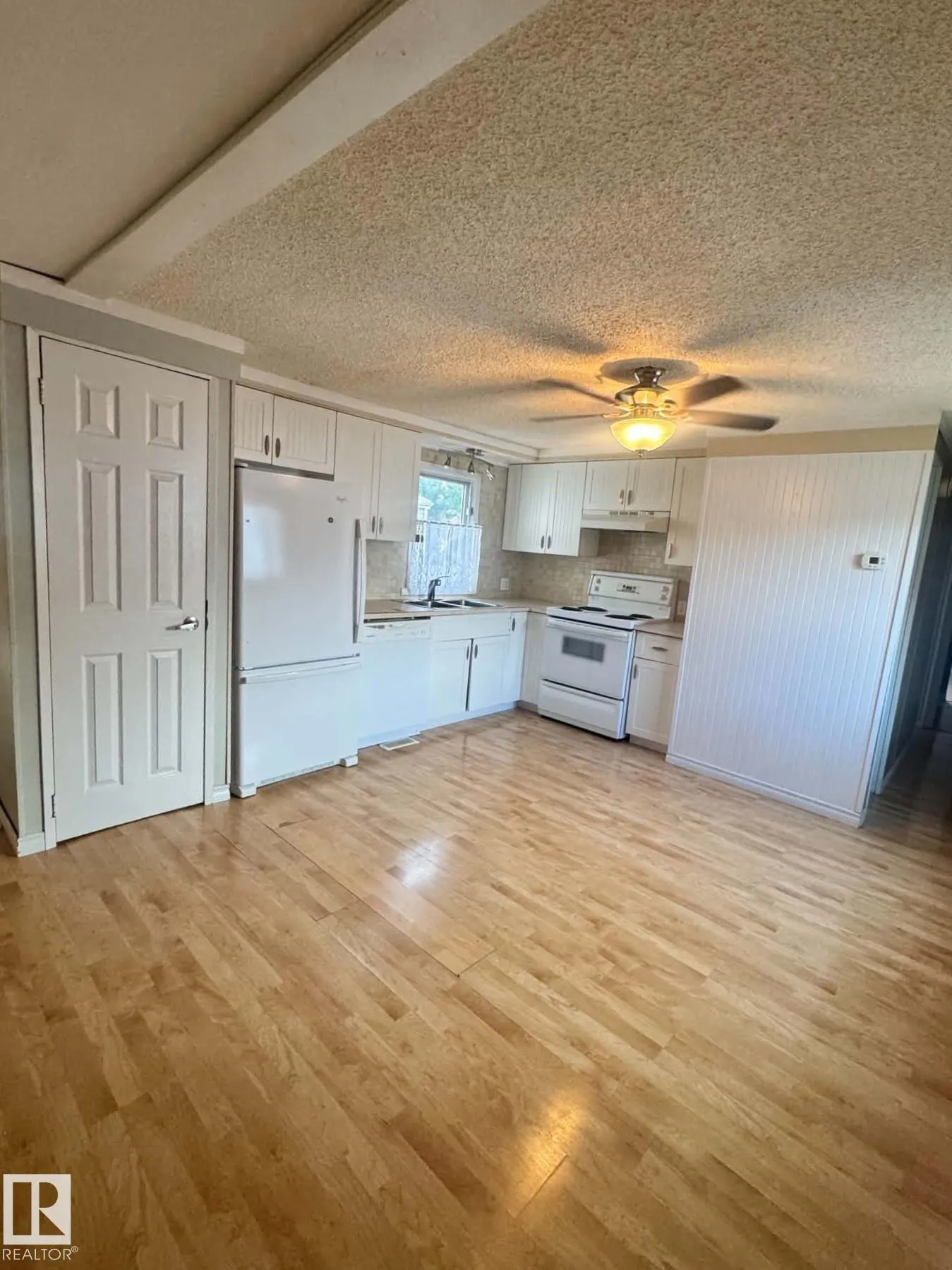 2415 West Oak Way