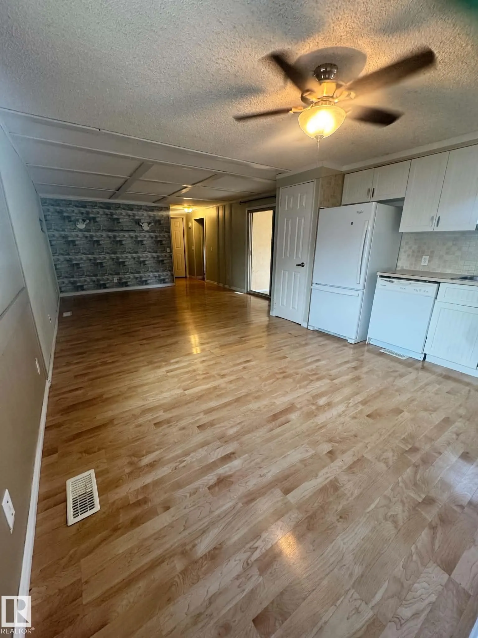 2415 West Oak Way