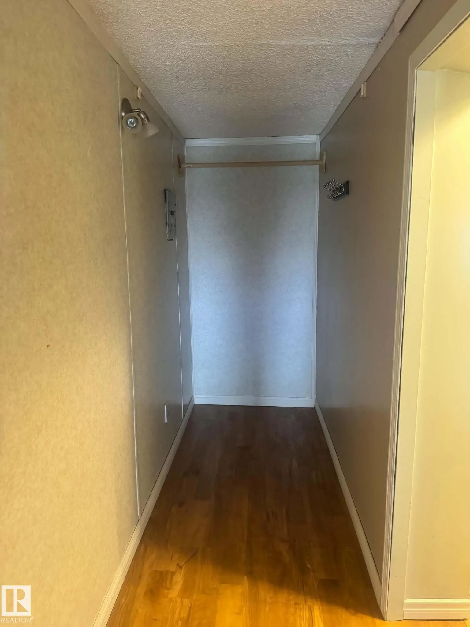 2415 West Oak Way