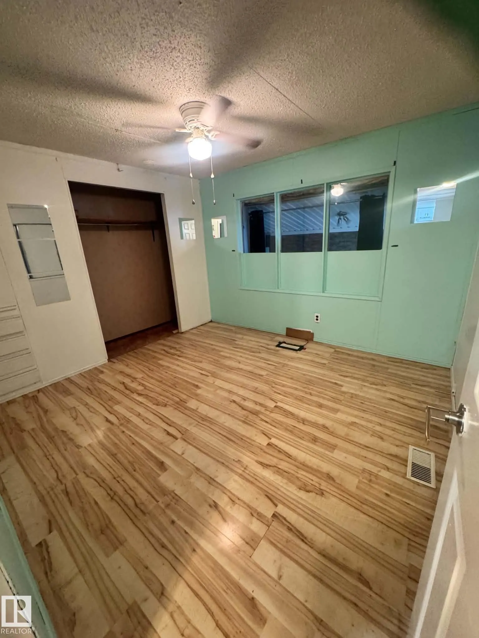 2415 West Oak Way