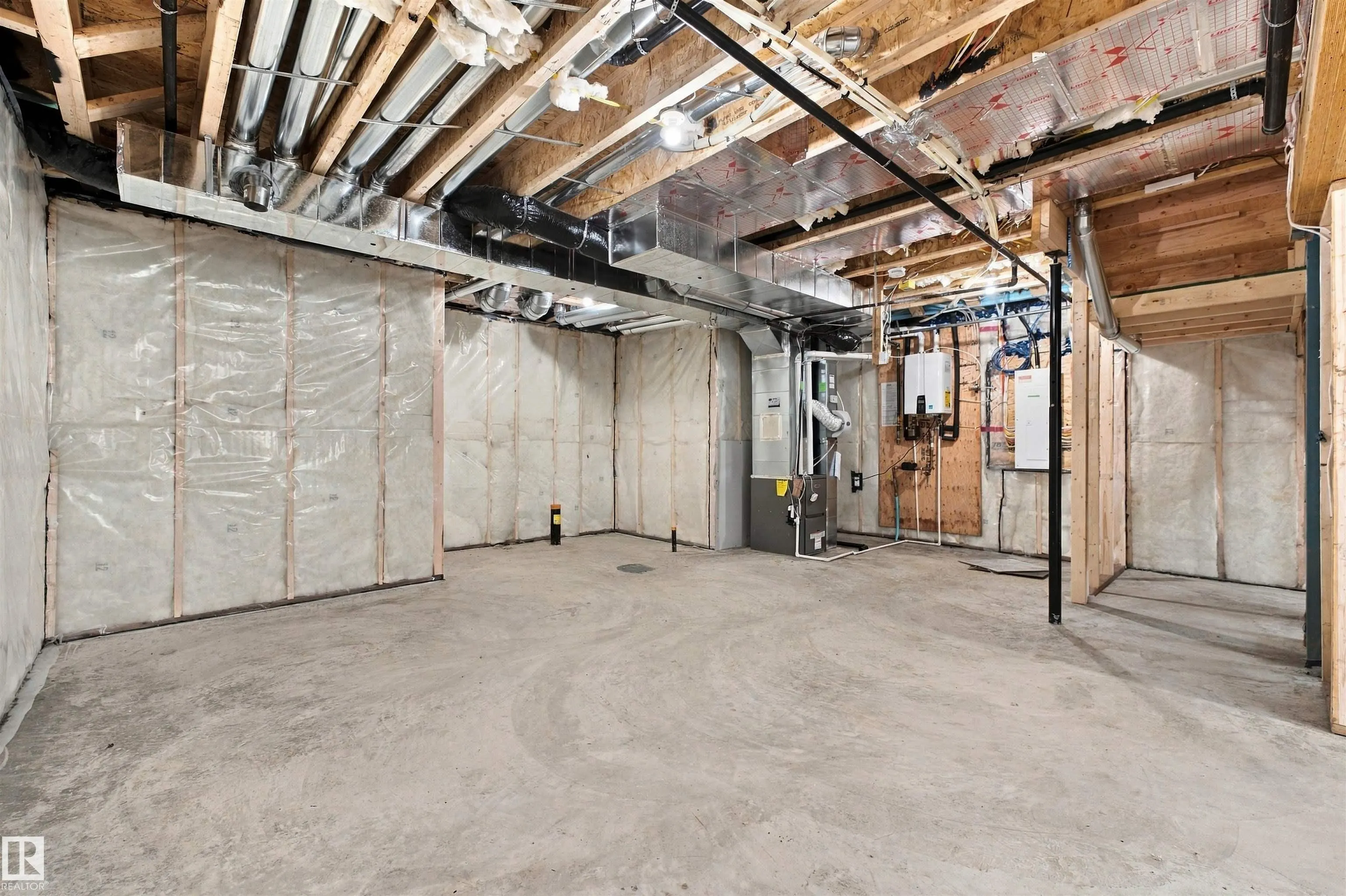 3805 38 Ave