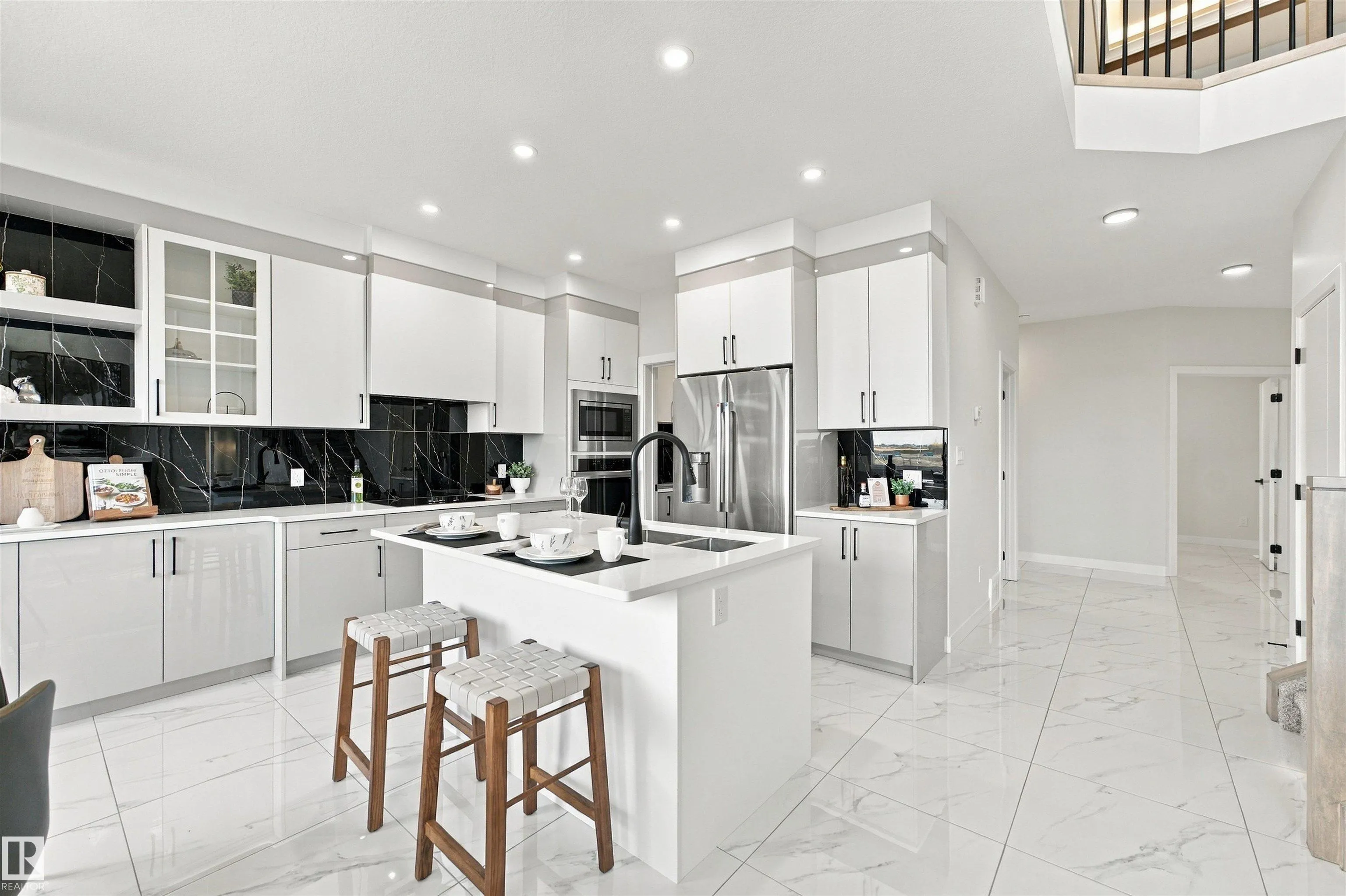 3805 38 Ave