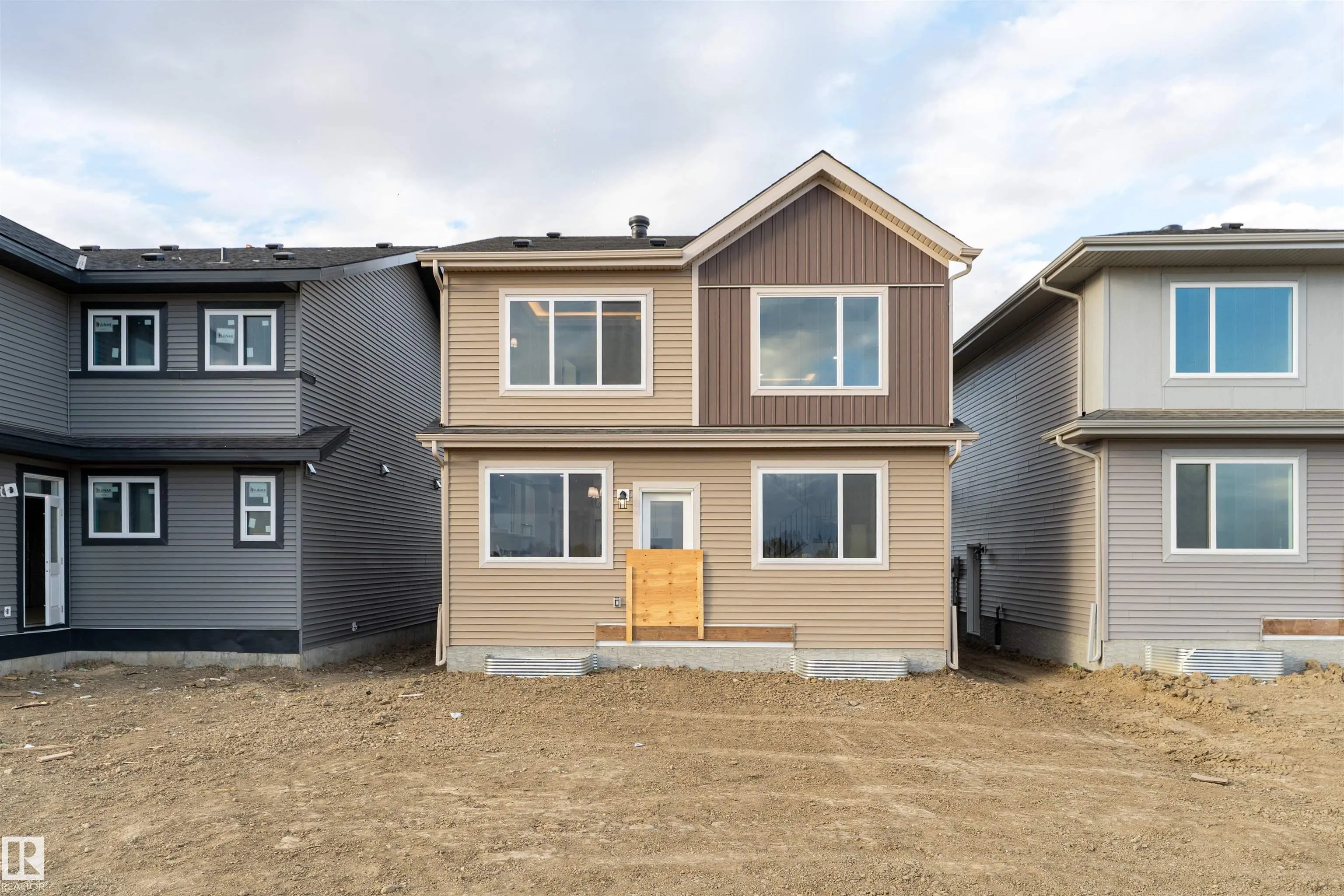 3805 38 Ave