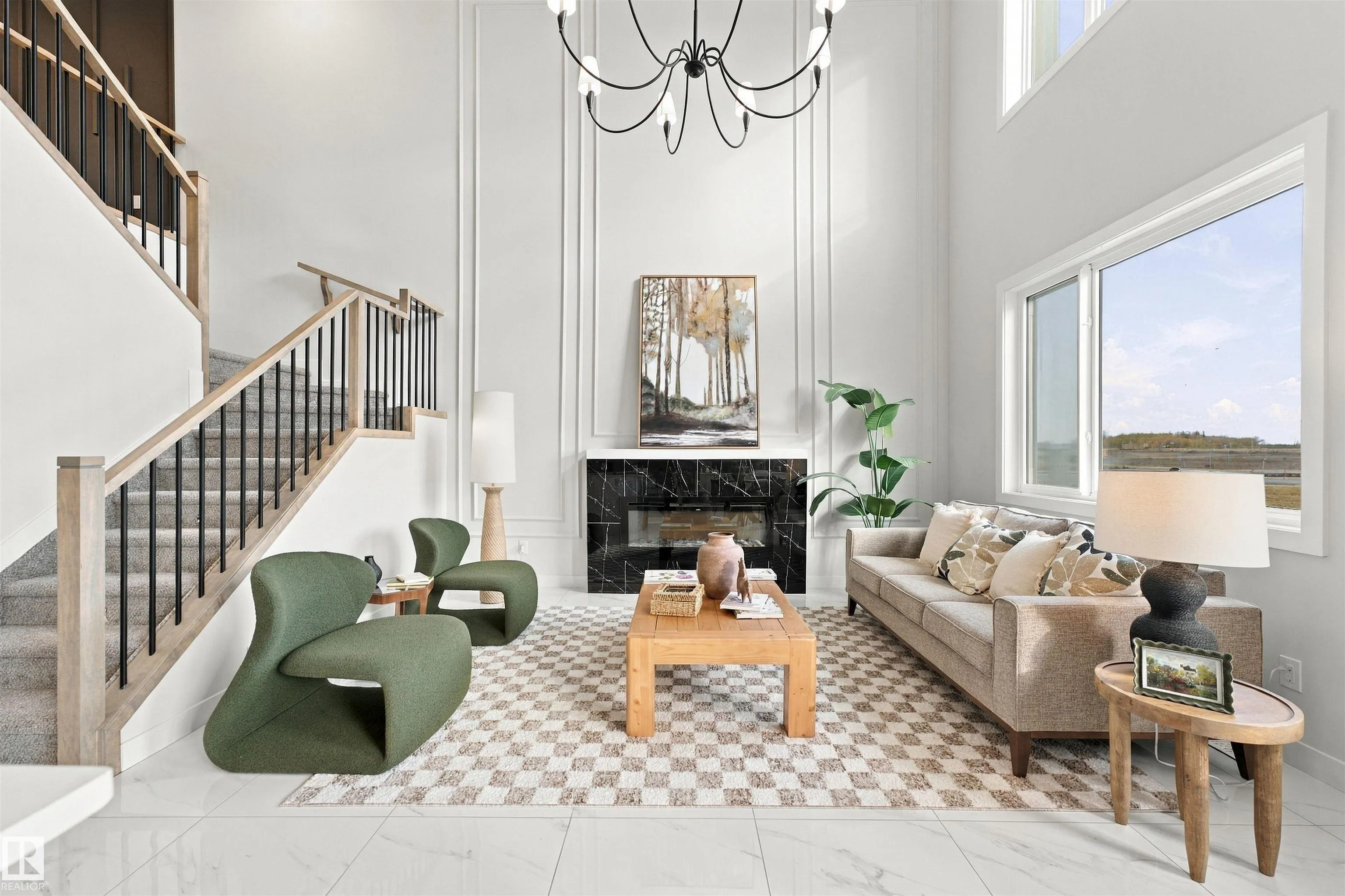 3805 38 Ave