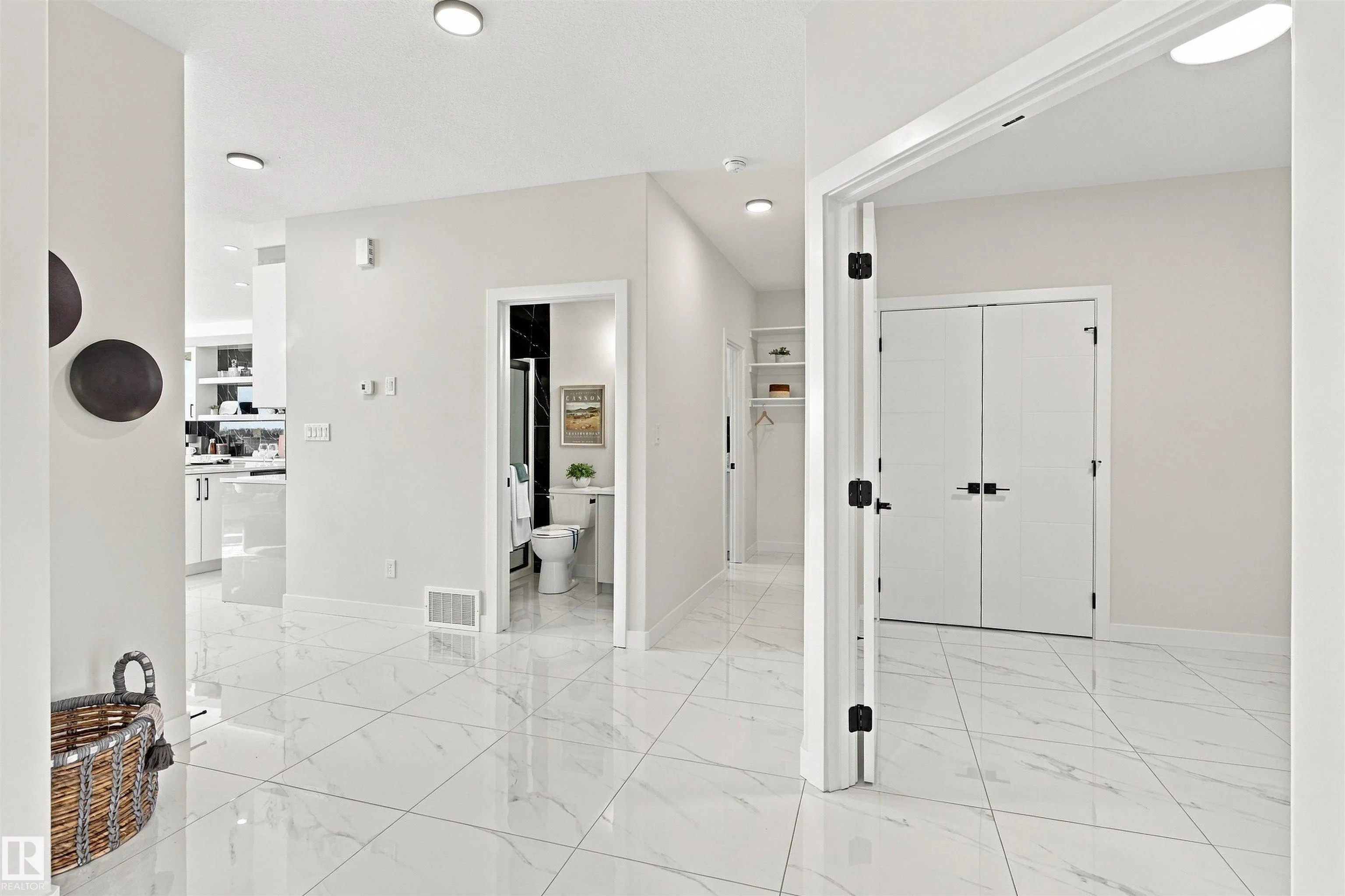 3805 38 Ave