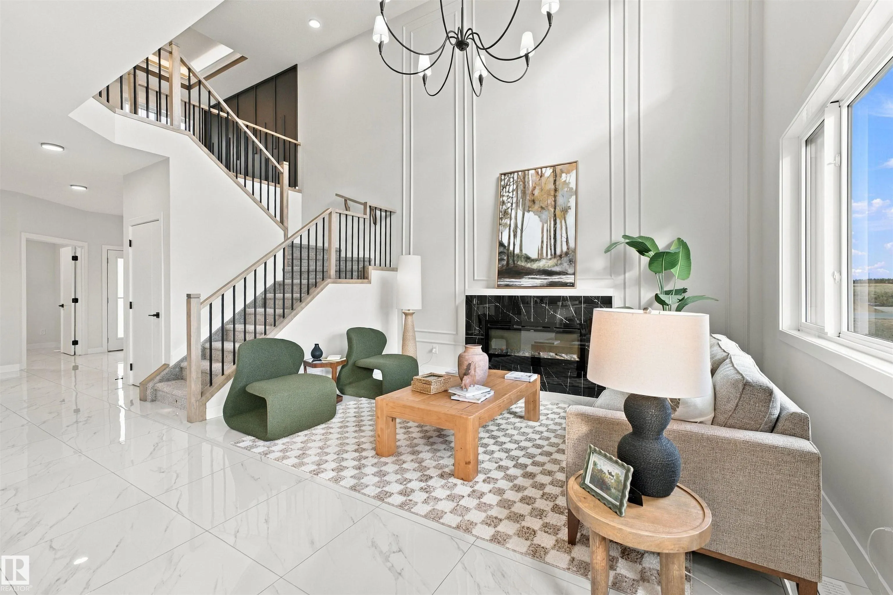 3805 38 Ave
