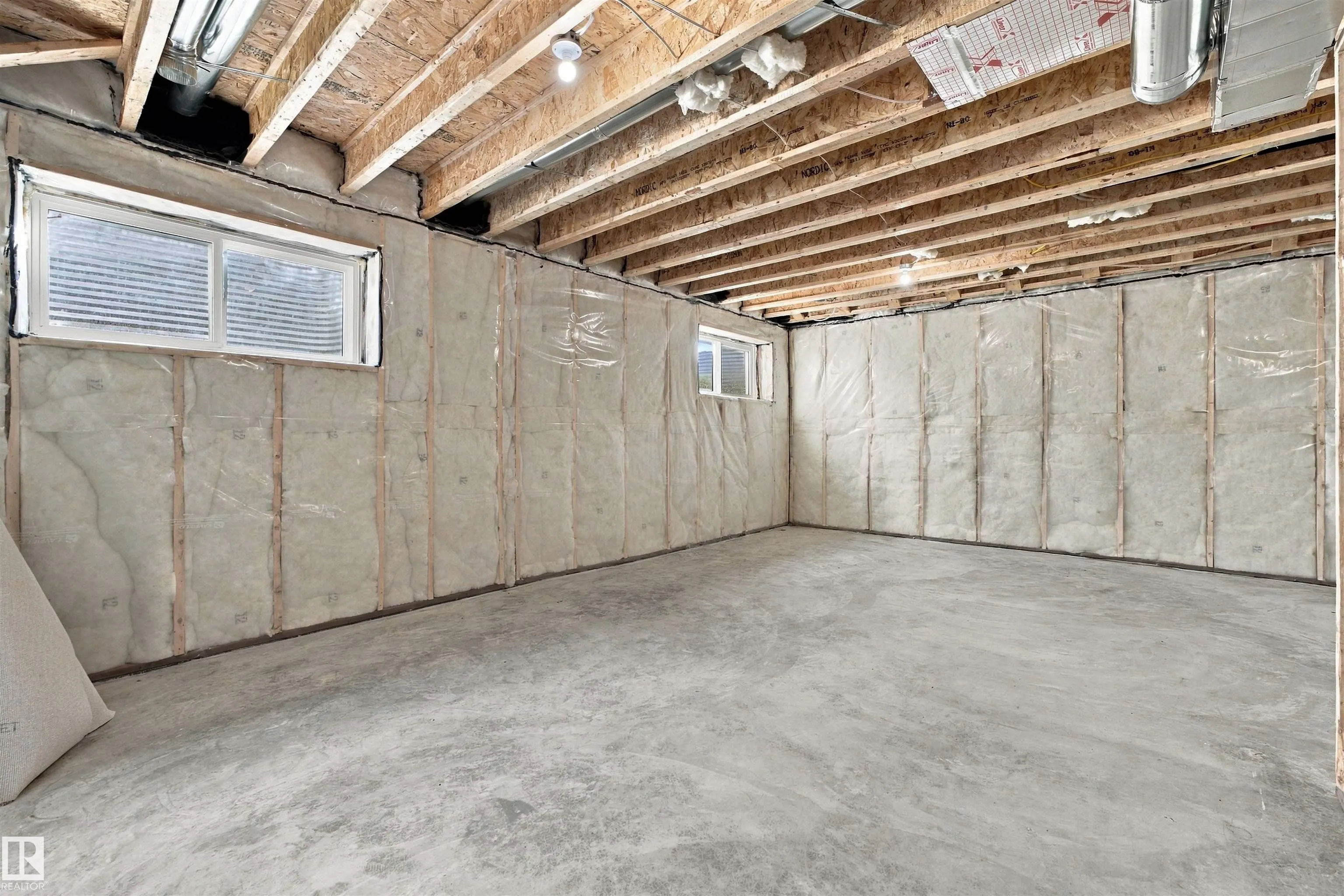 3805 38 Ave