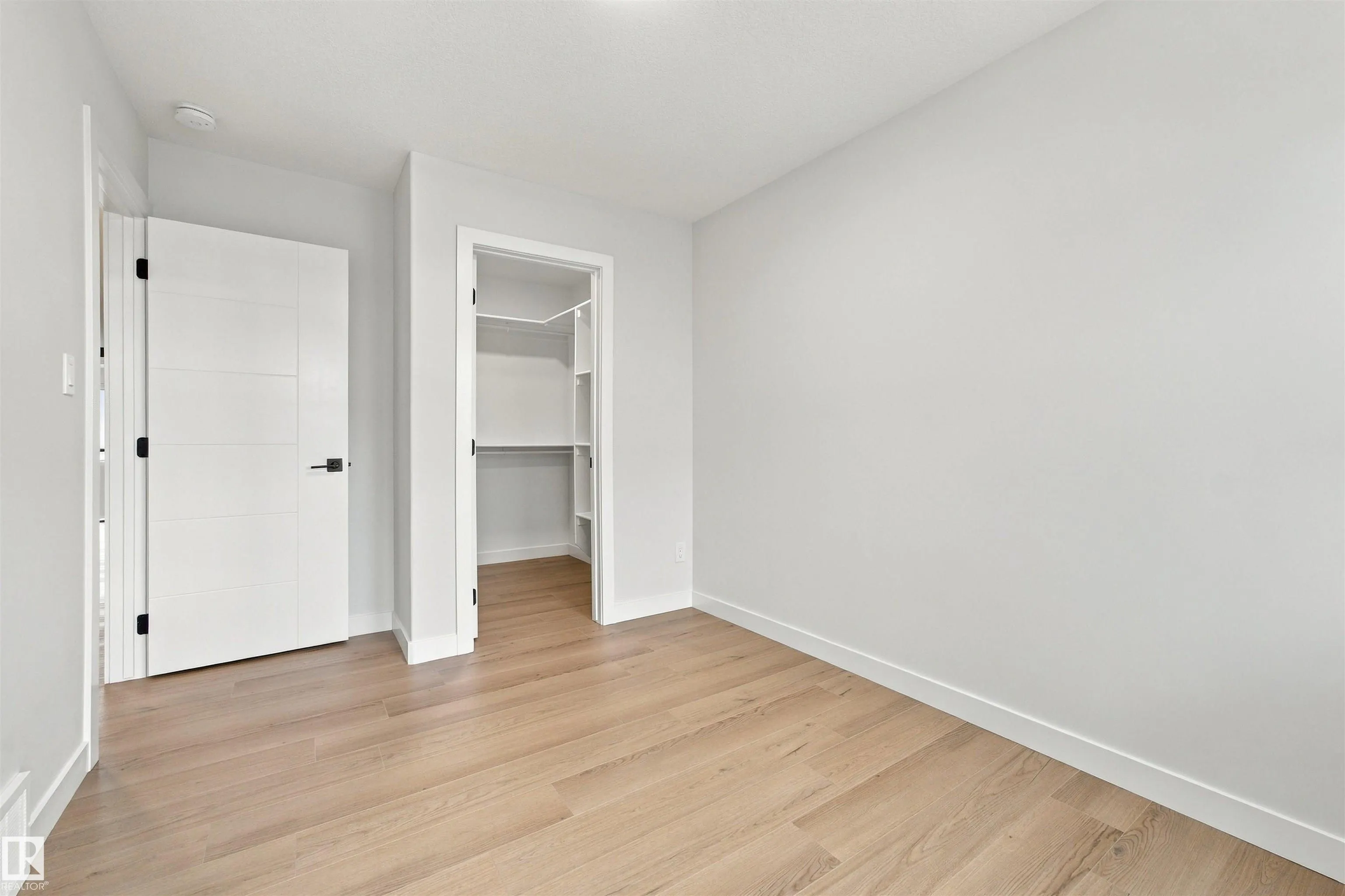 3805 38 Ave