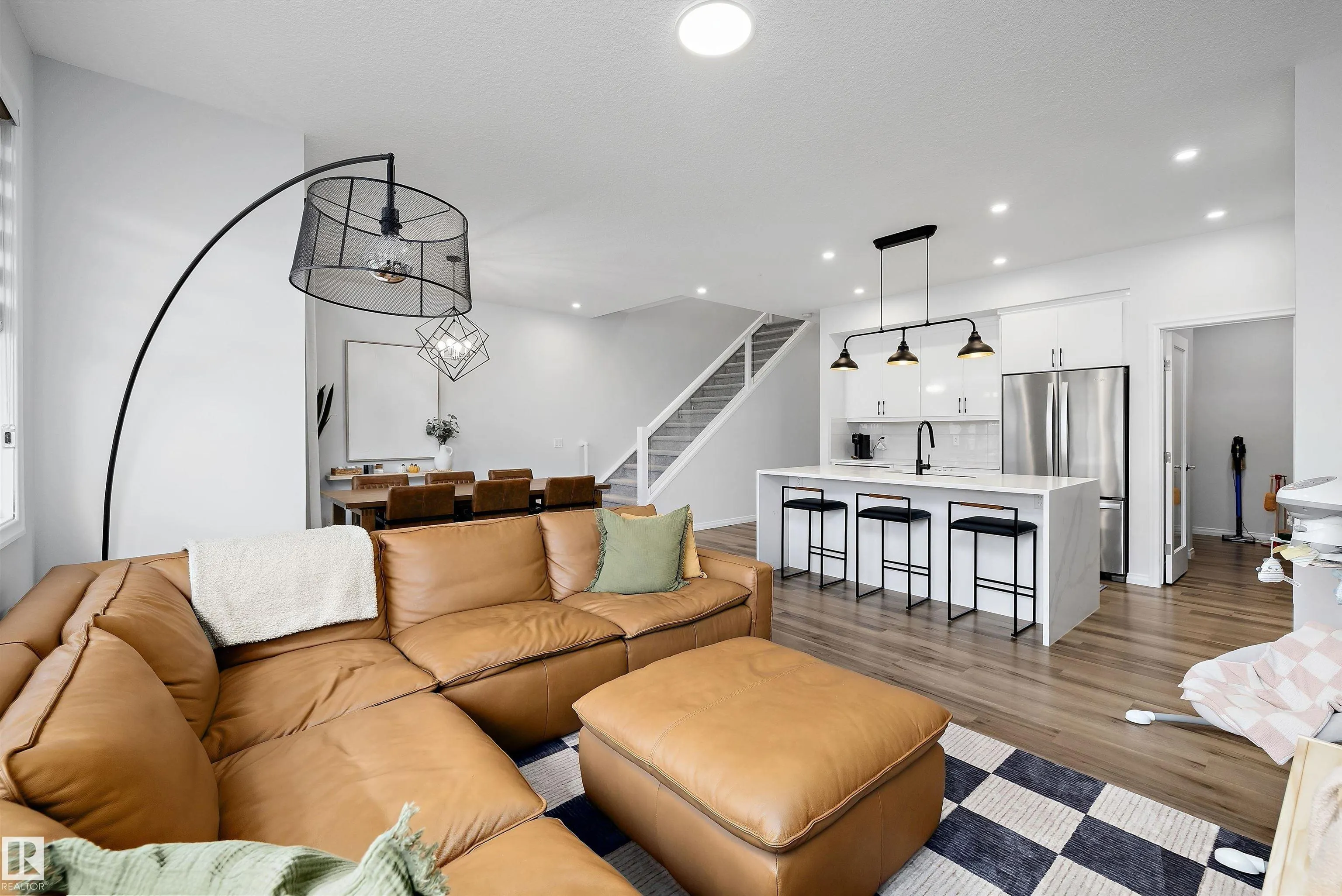 13052 211 Street
