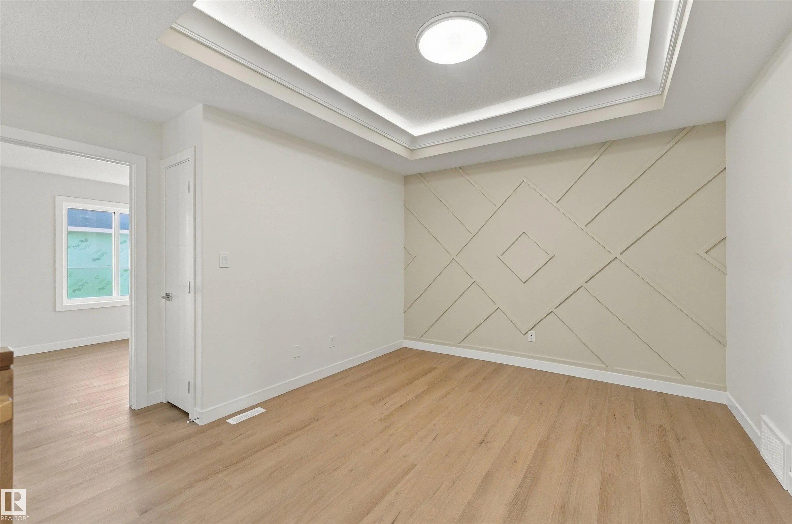 3824 39 St