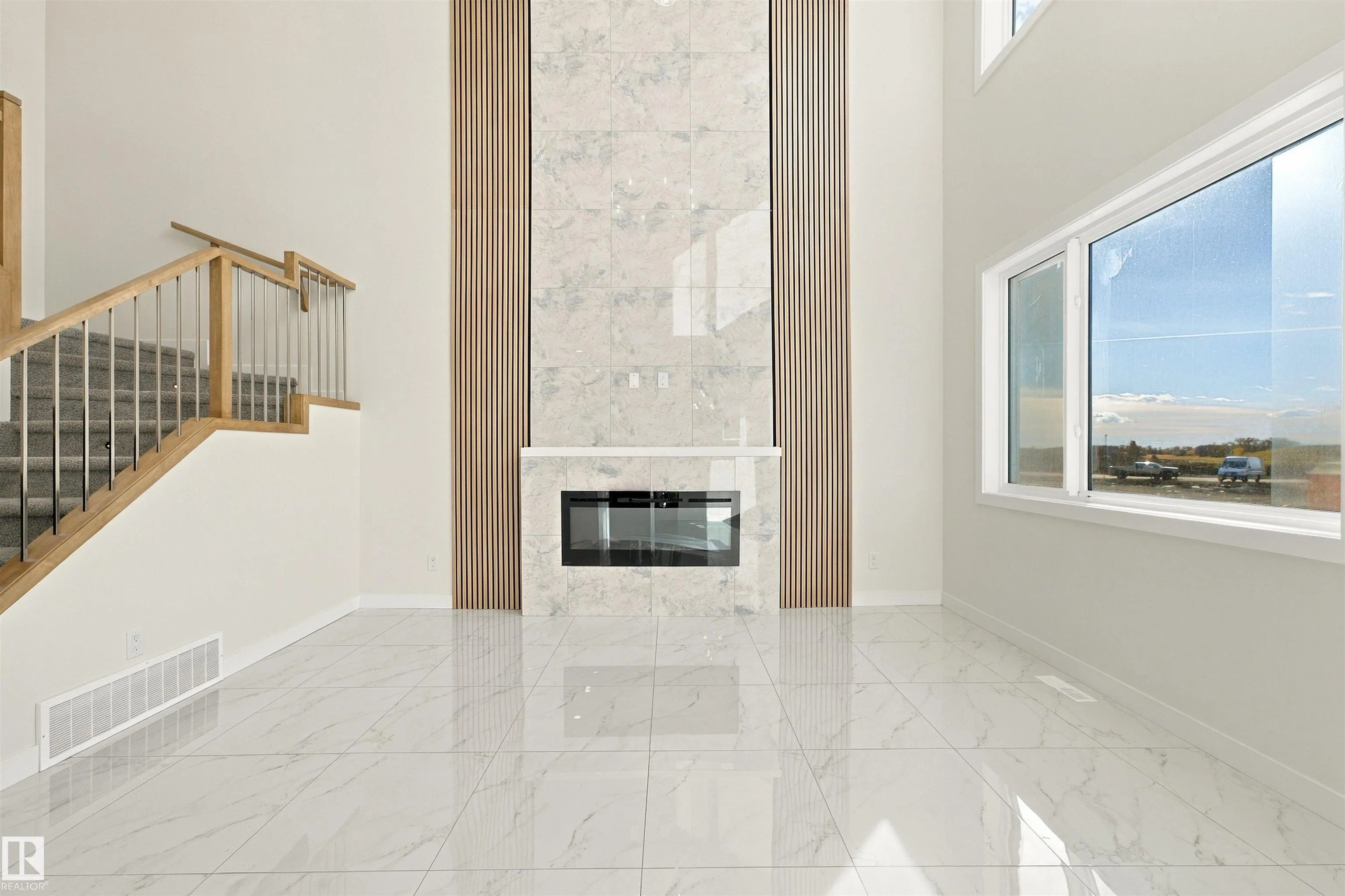 3824 39 St