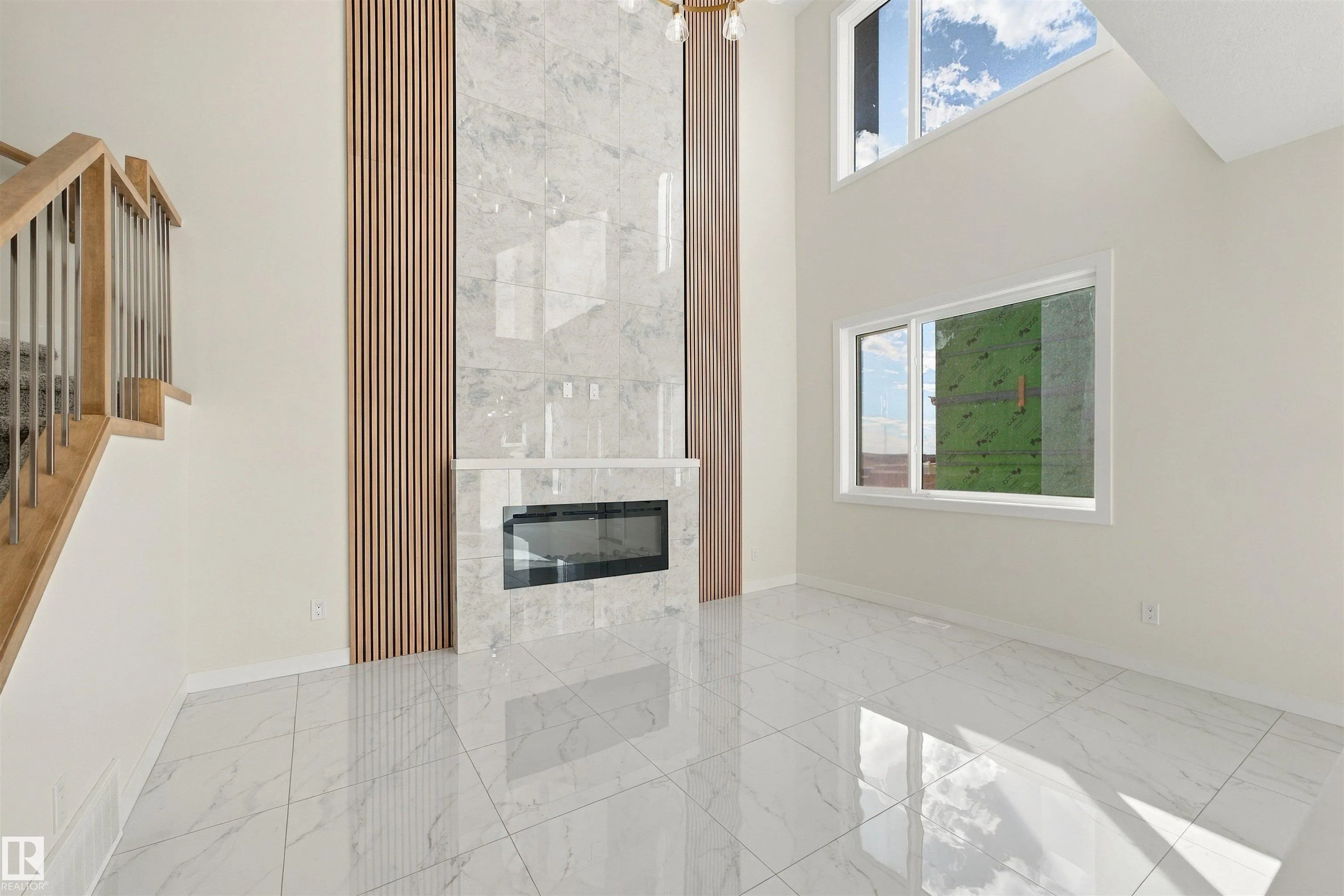 3824 39 St