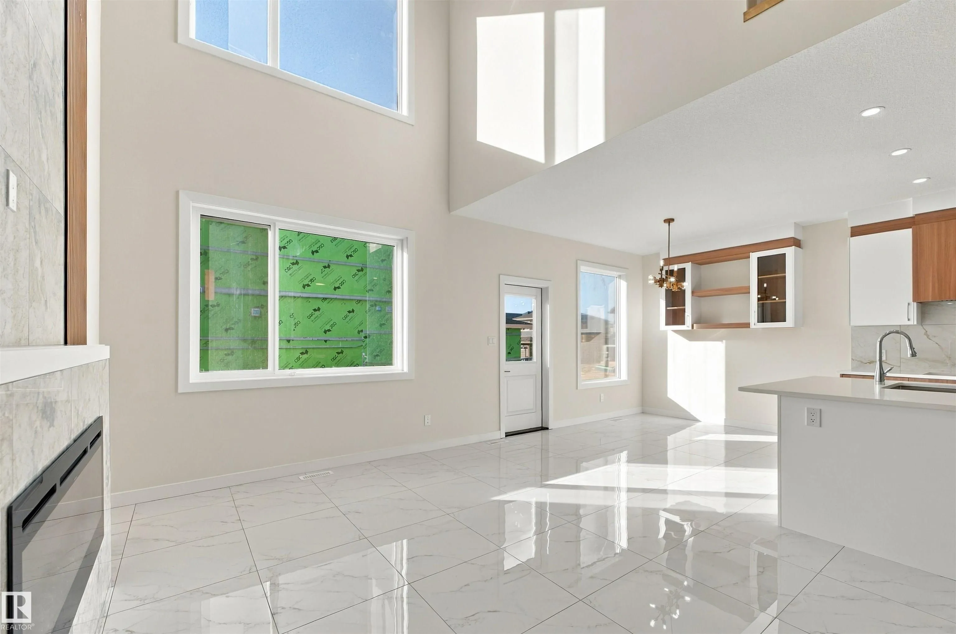 3824 39 St
